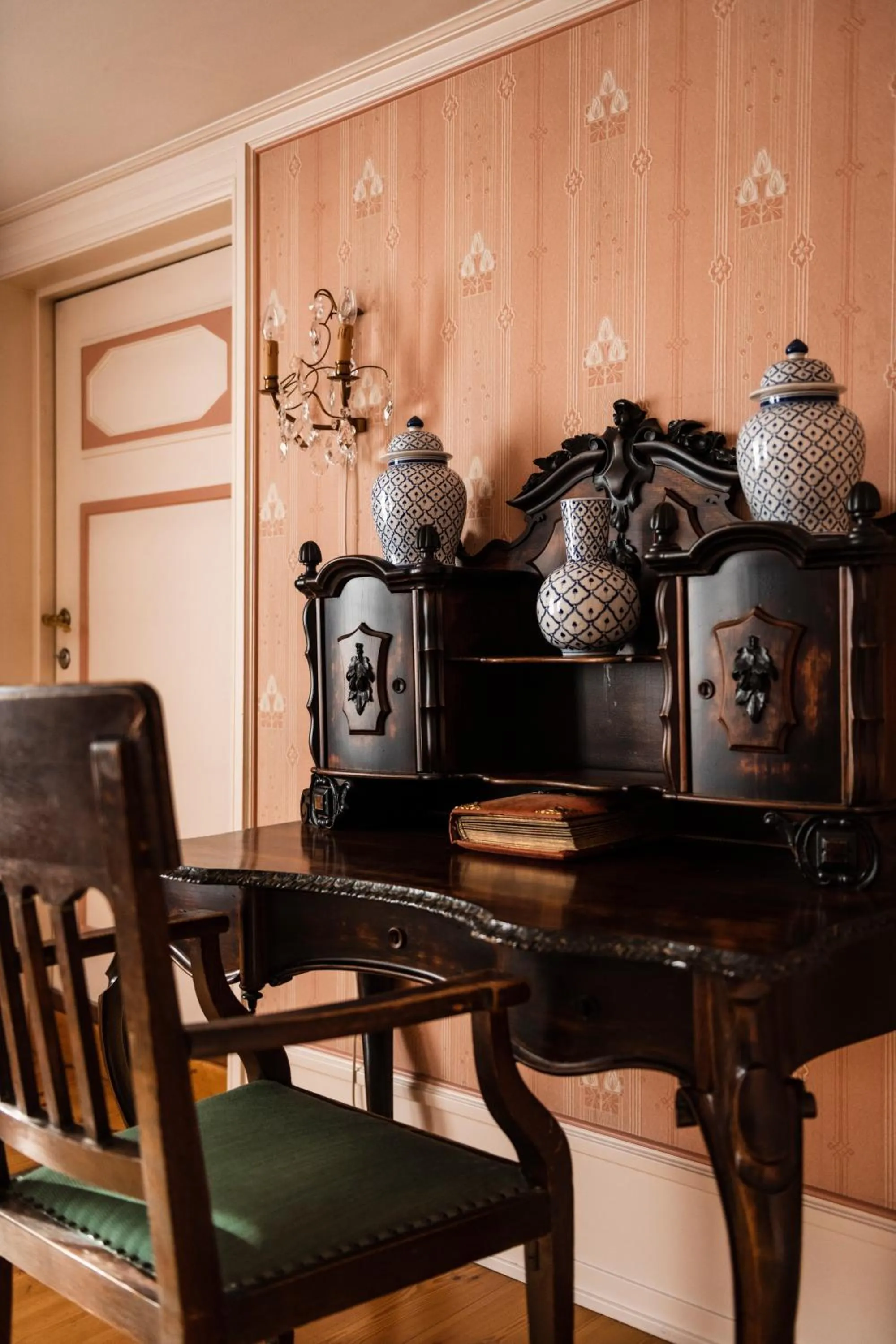 Living room in Sundvolden Hotel