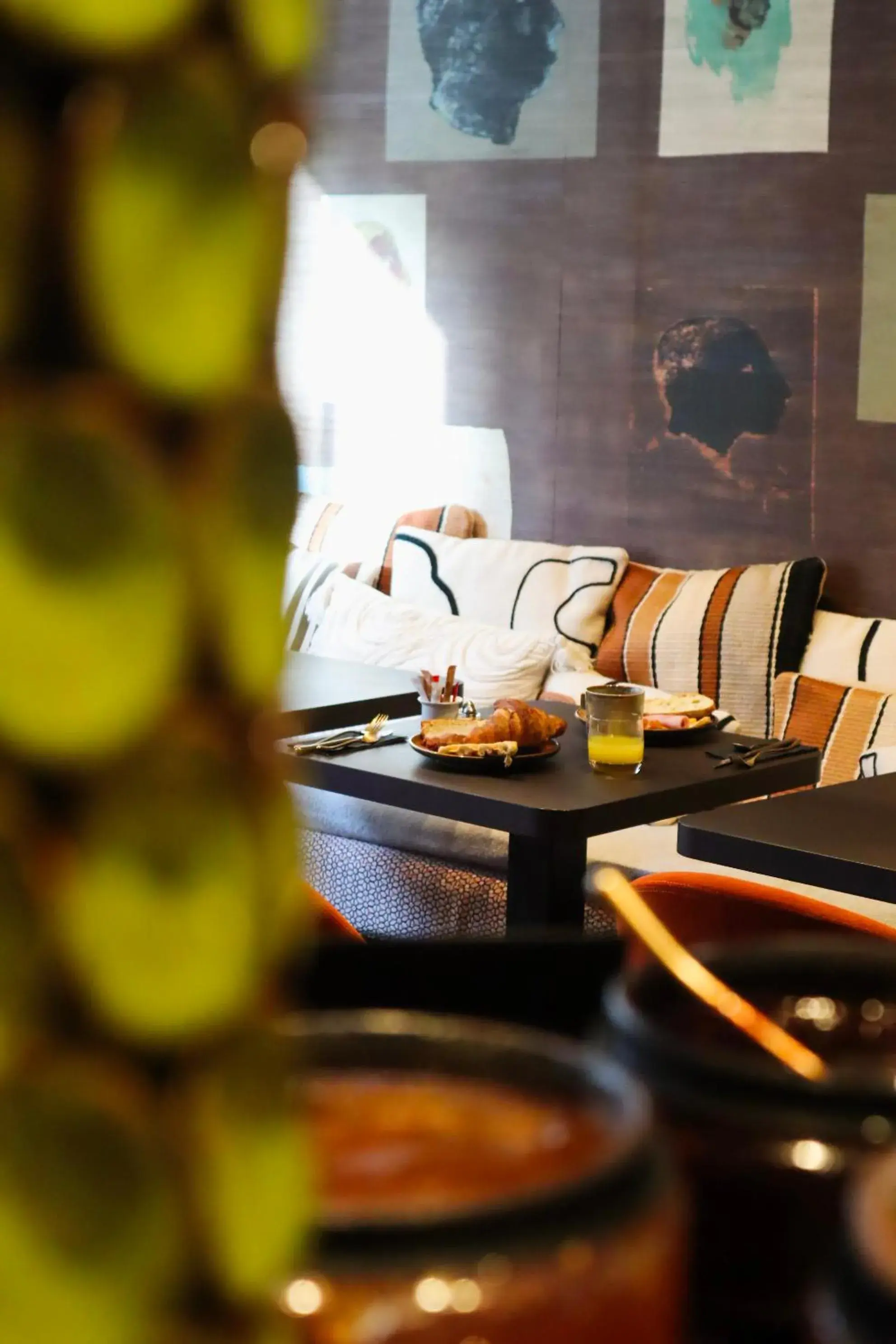 Communal lounge/ TV room in Boa Hotel - BW Signature Collection - Lille Centre Gares Communal lounge/ TV room in Boa Hotel - BW Signature Collection - Lille Centre Gares