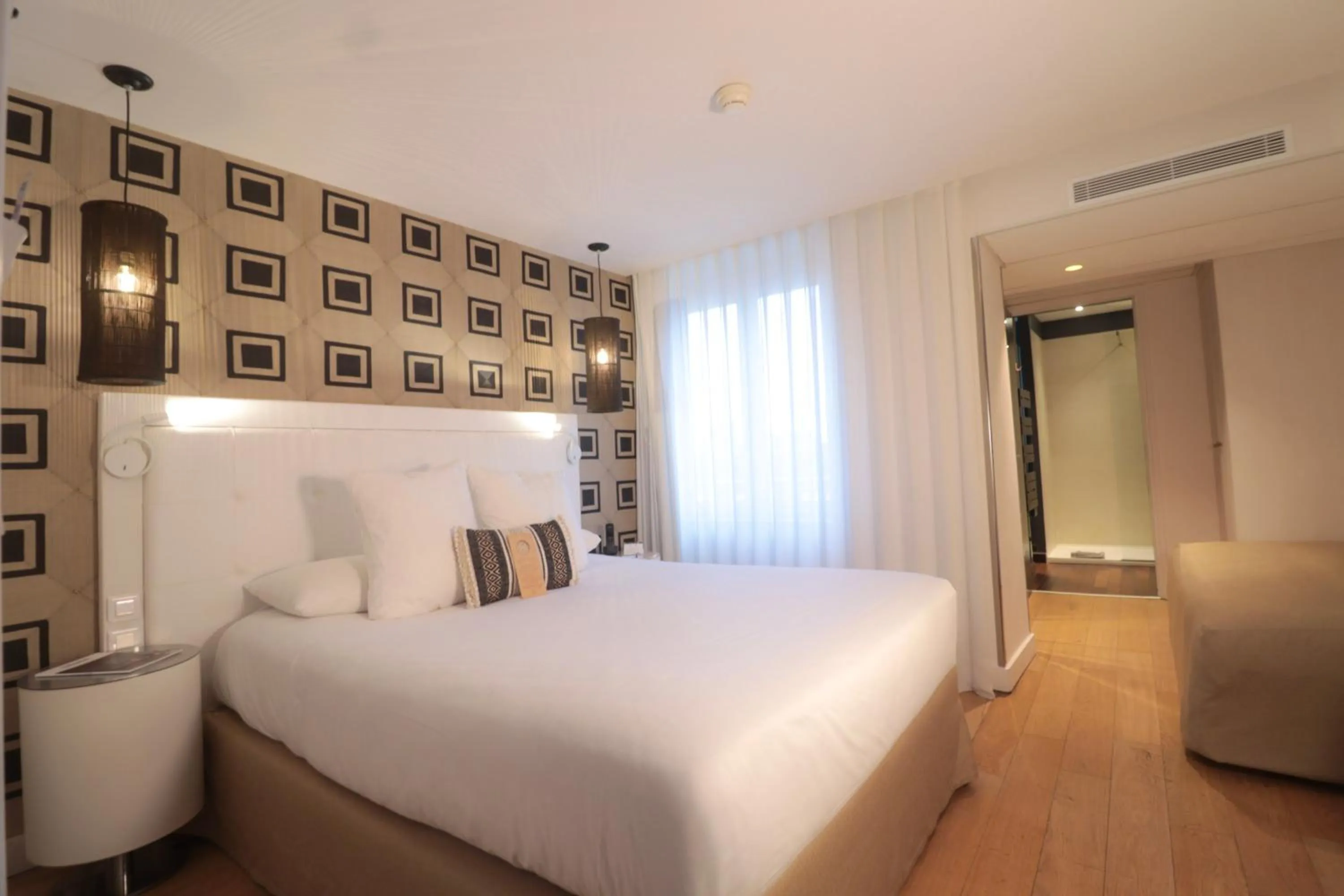 Bedroom, Bed in Boa Hotel - BW Signature Collection - Lille Centre Gares