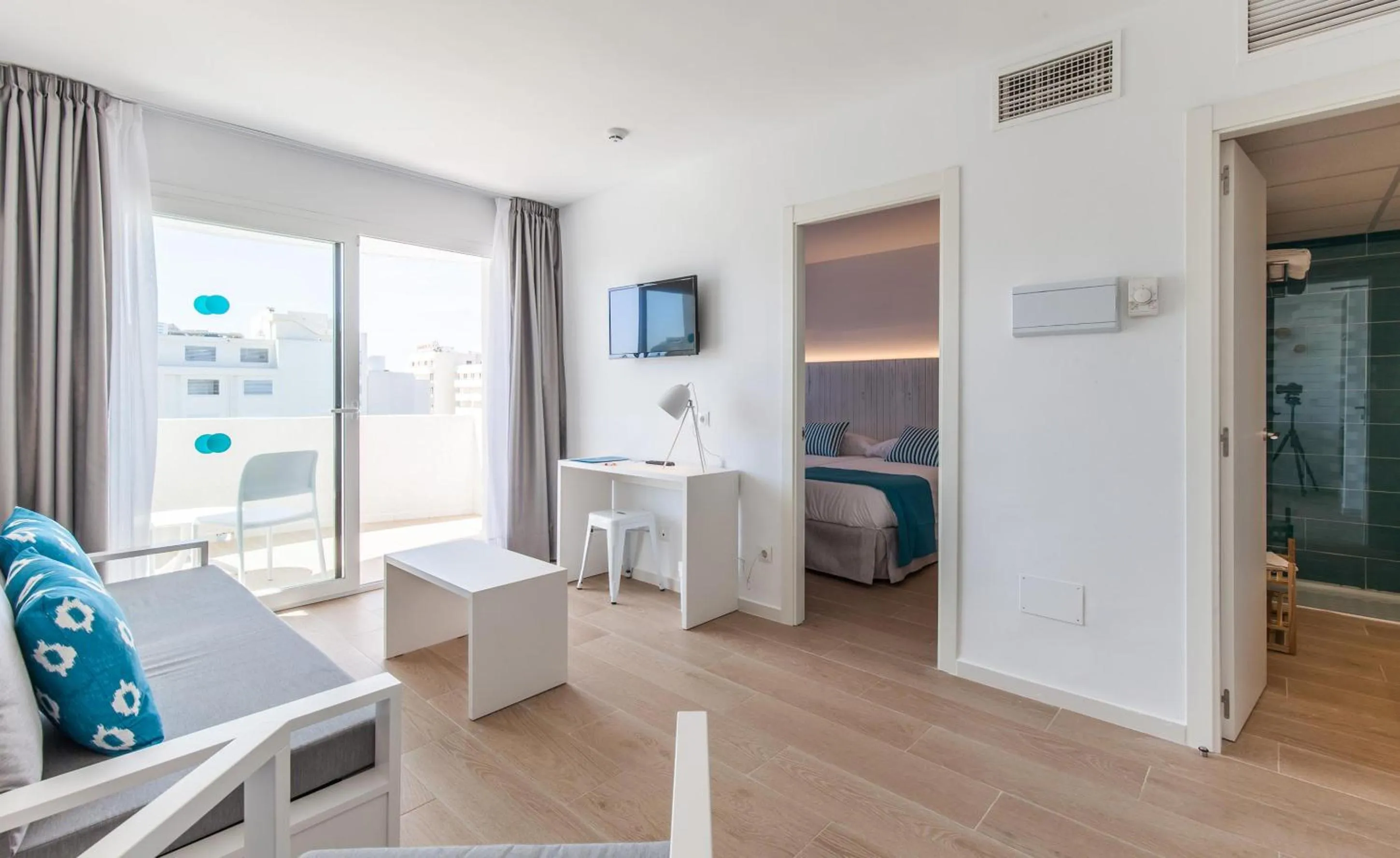 Photo of the whole room, Bed in BLUESEA Gran Playa