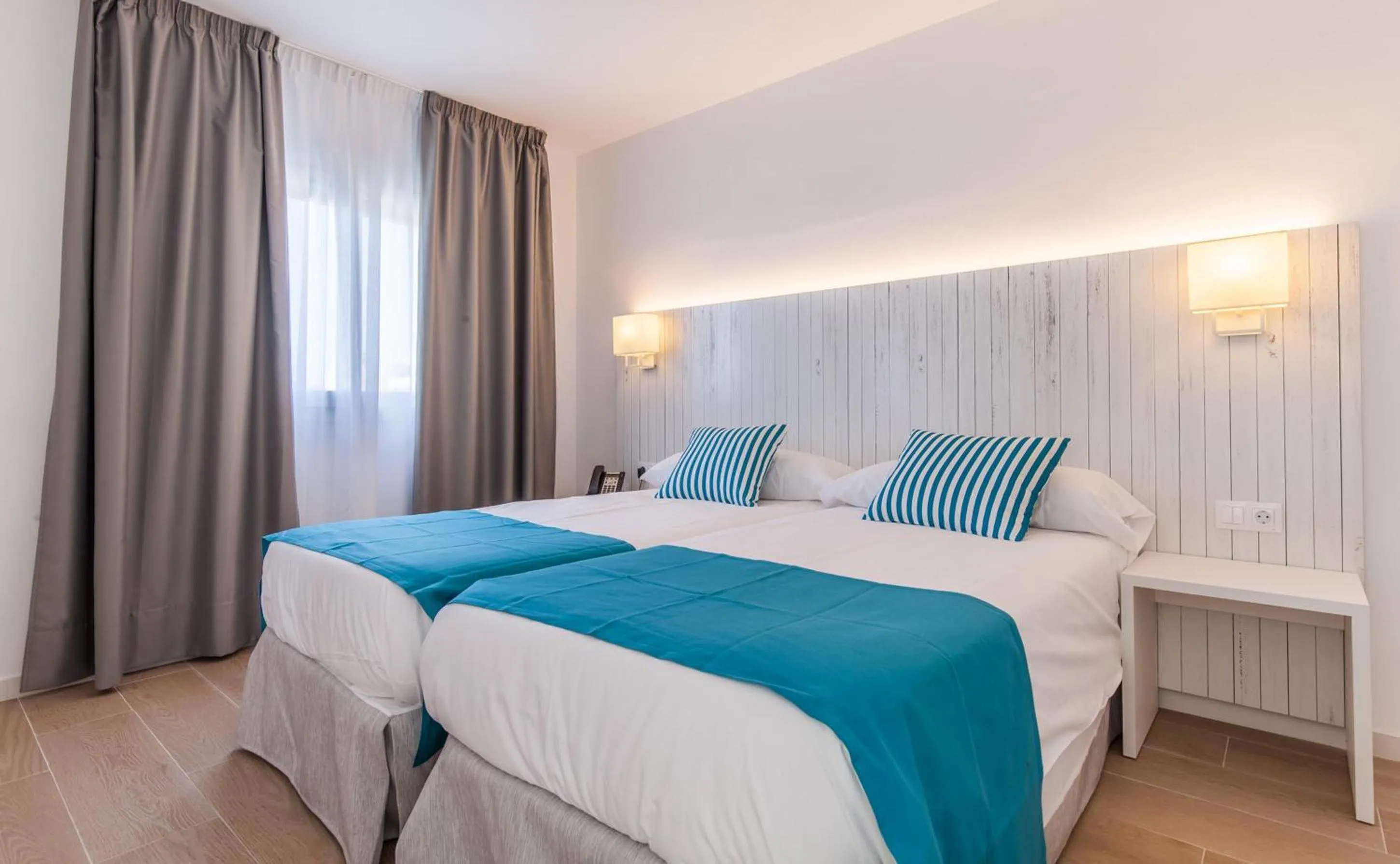 Photo of the whole room, Bed in BLUESEA Gran Playa