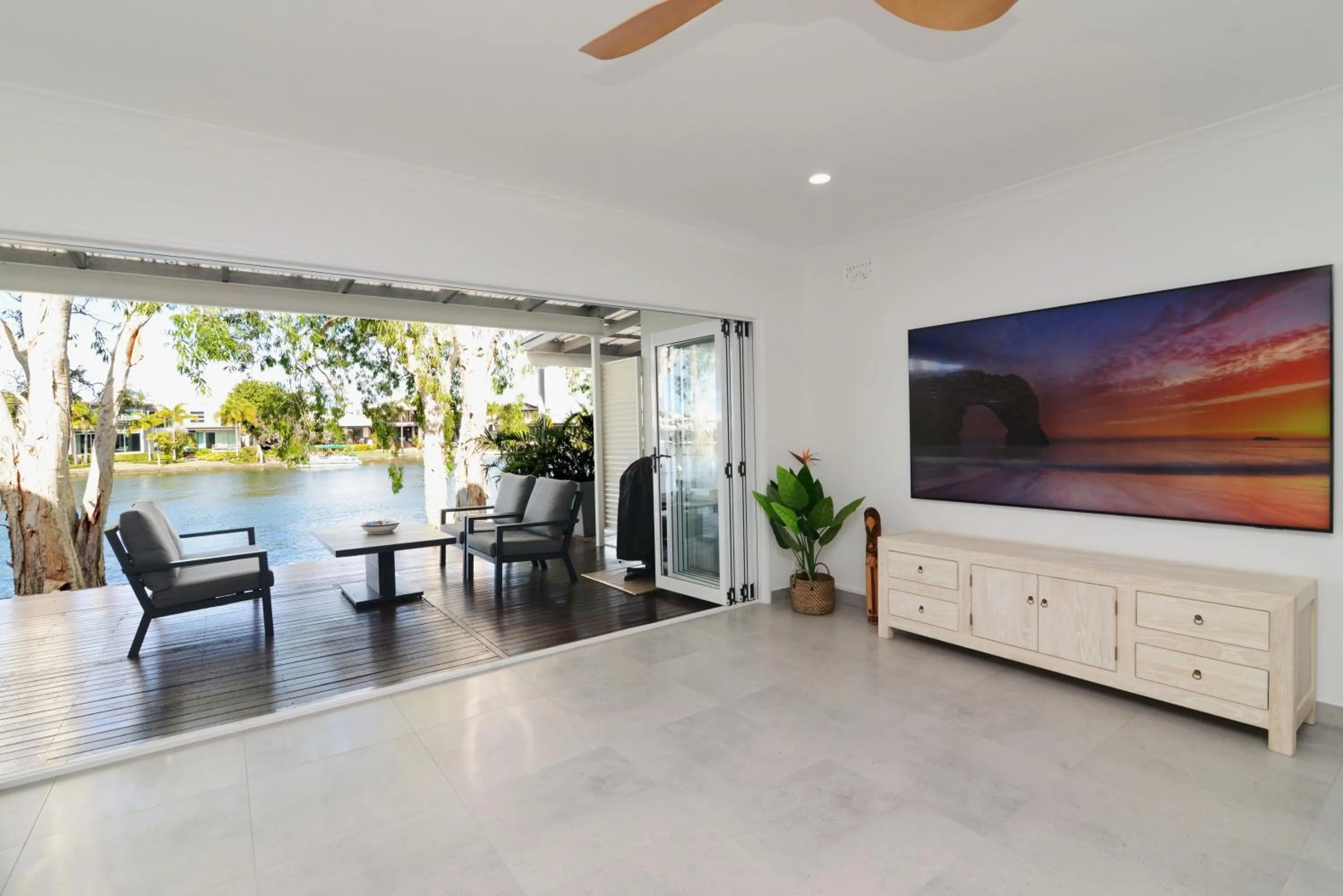 Noosa Entrance Waterfront Resort