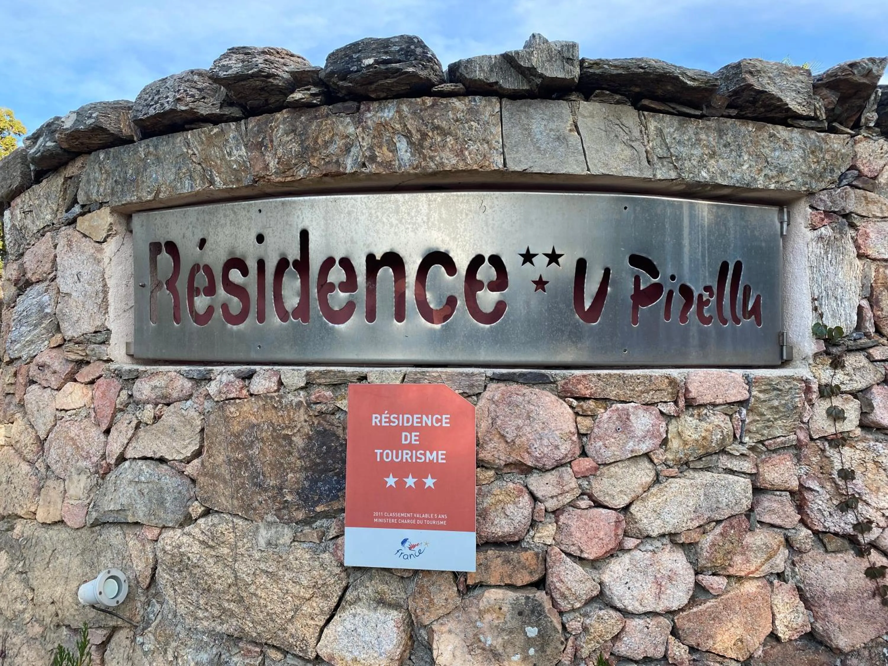 Facade/entrance in Résidence U Pirellu