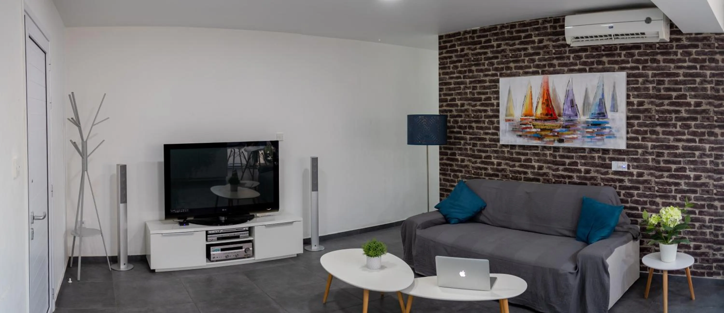 Poseidon Apartment by Michalis