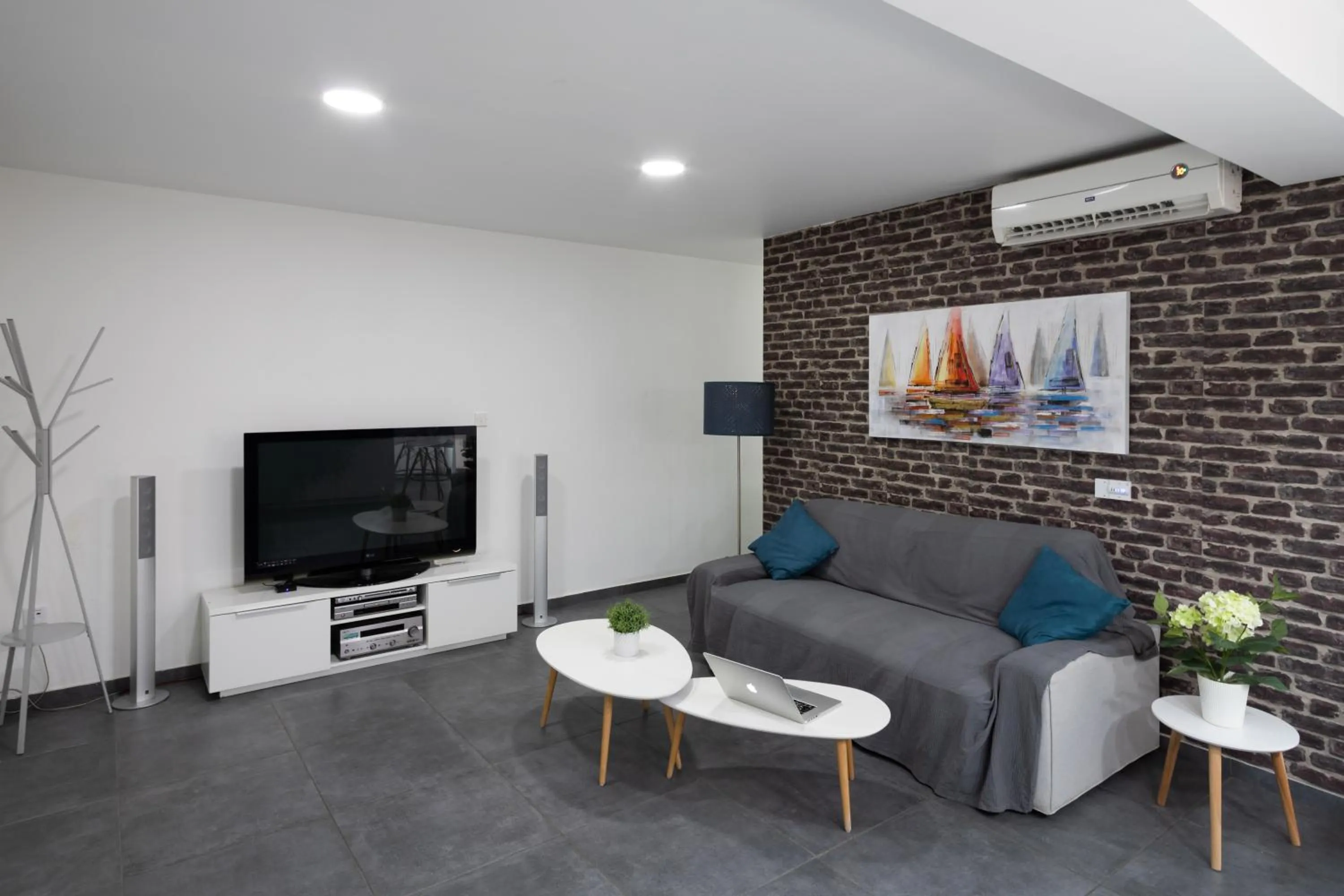 Poseidon Apartment by Michalis