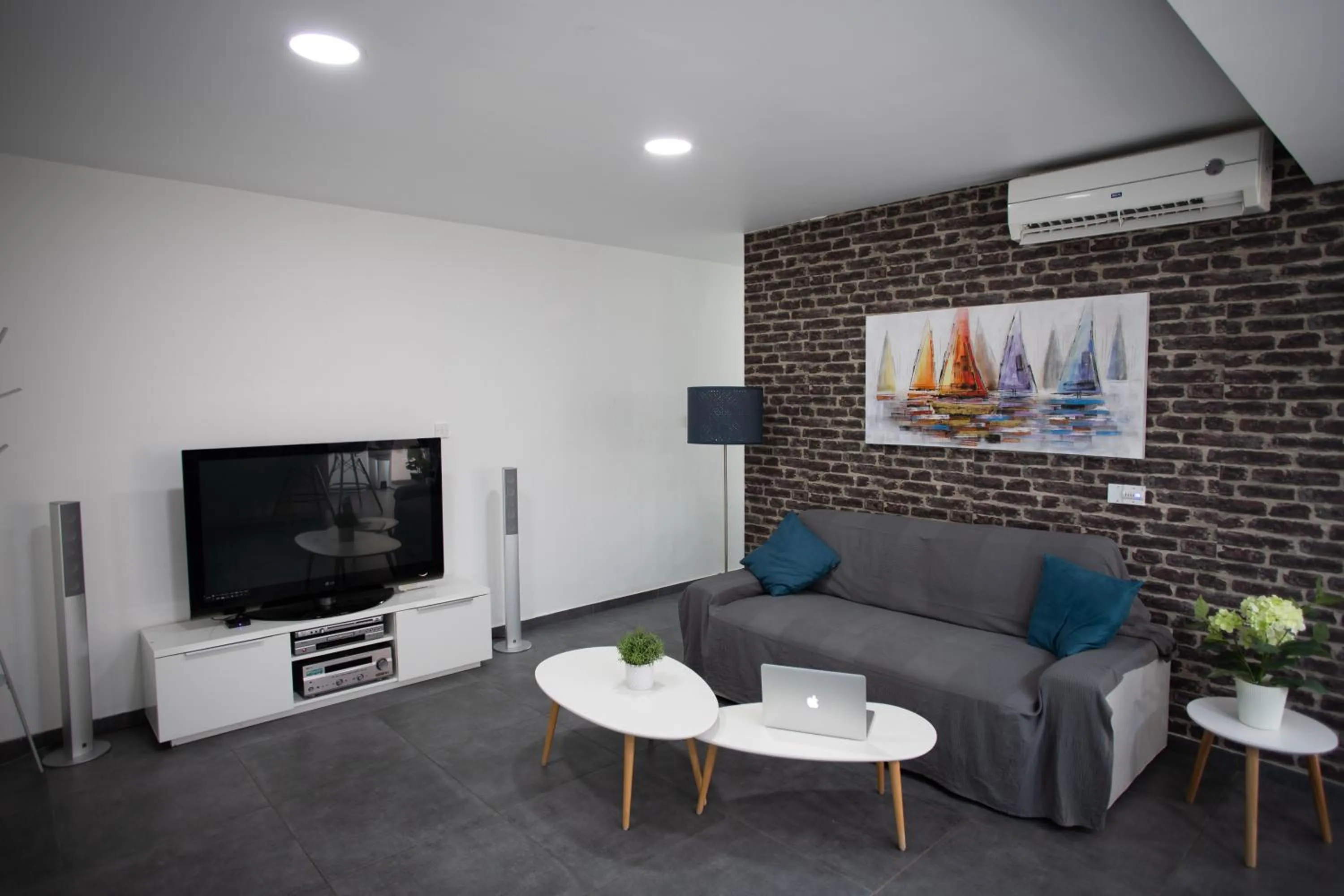 Poseidon Apartment by Michalis