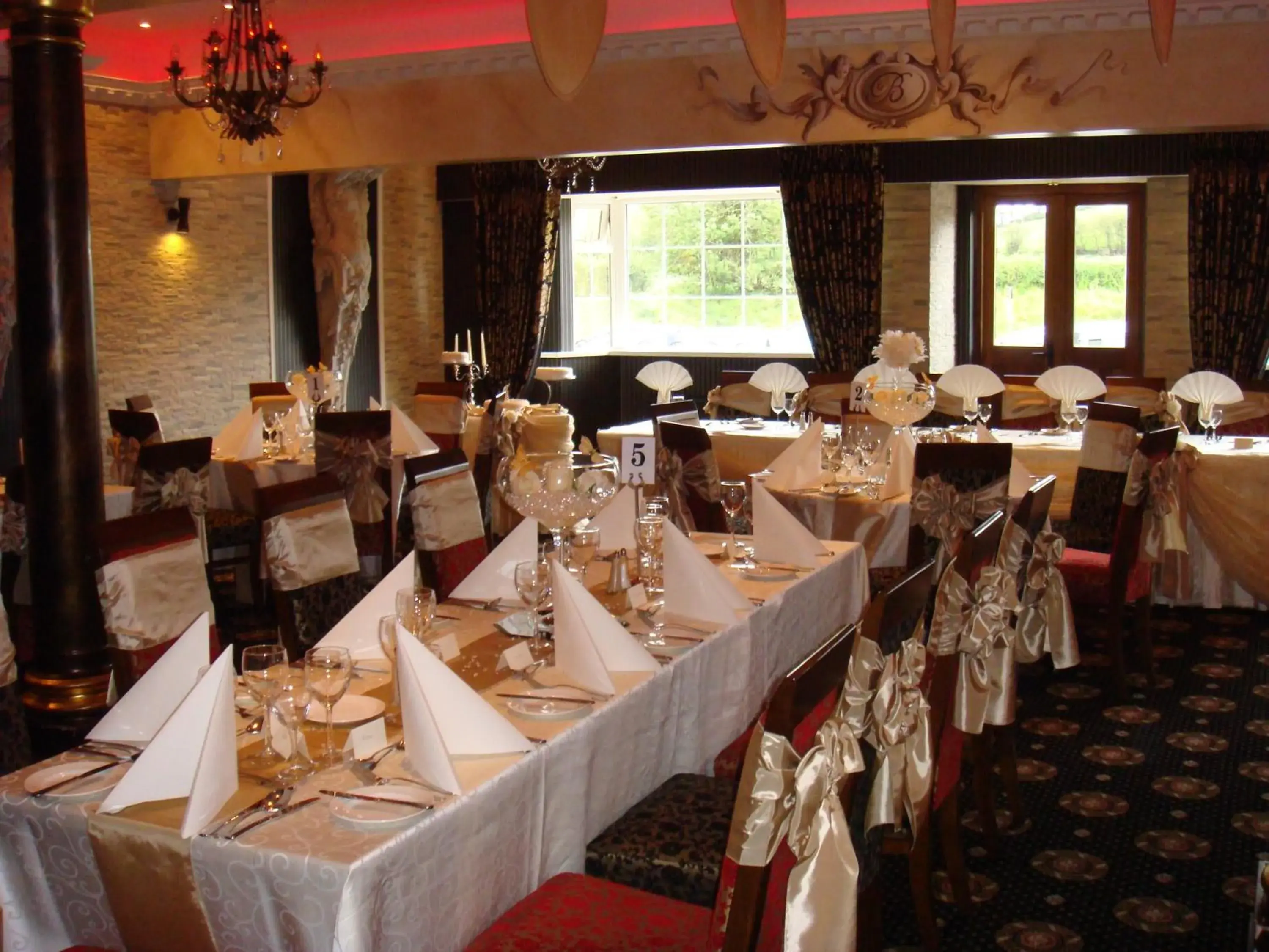 Restaurant/Places to Eat in The Belfray Country Inn