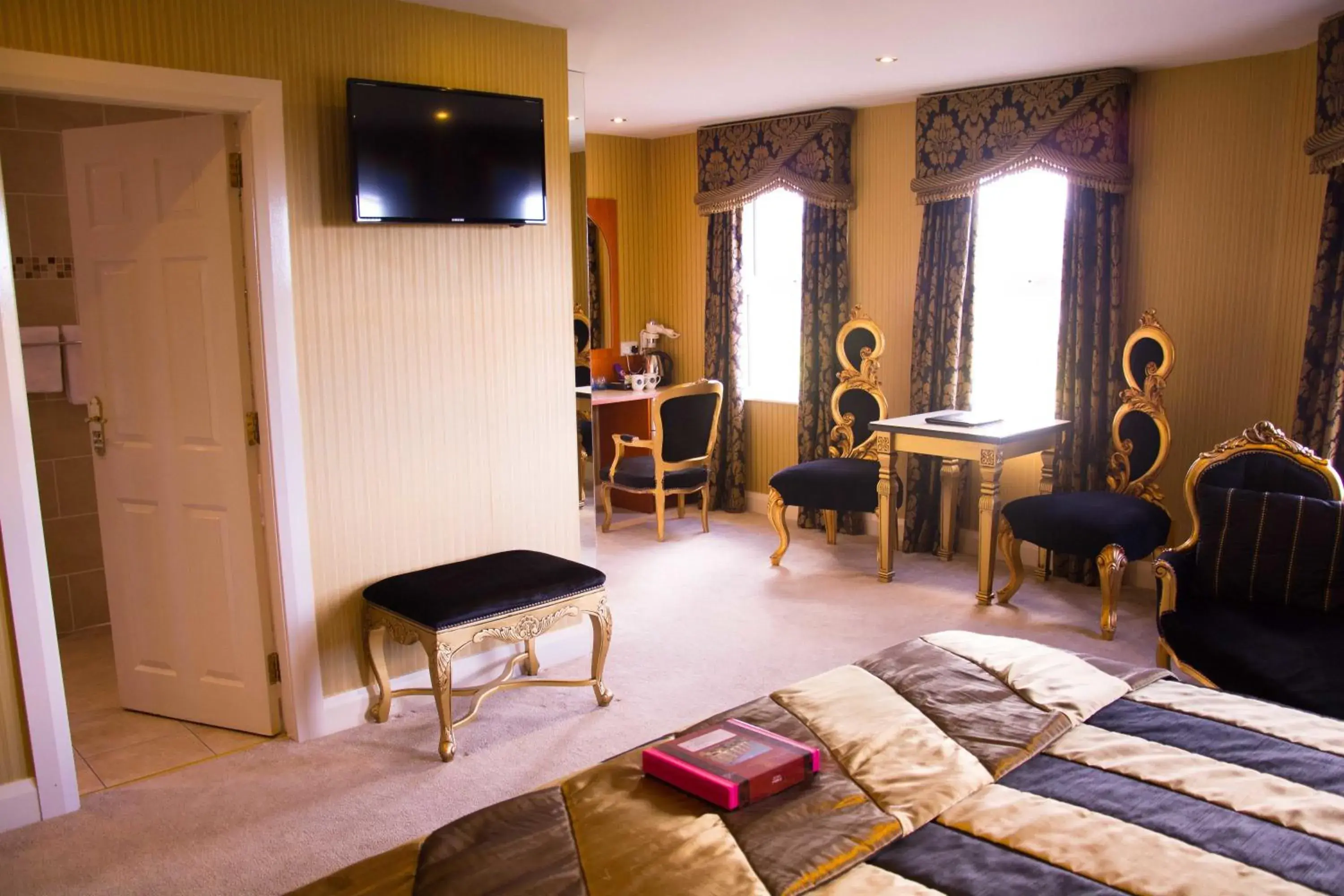 Bedroom, Seating Area in The Belfray Country Inn