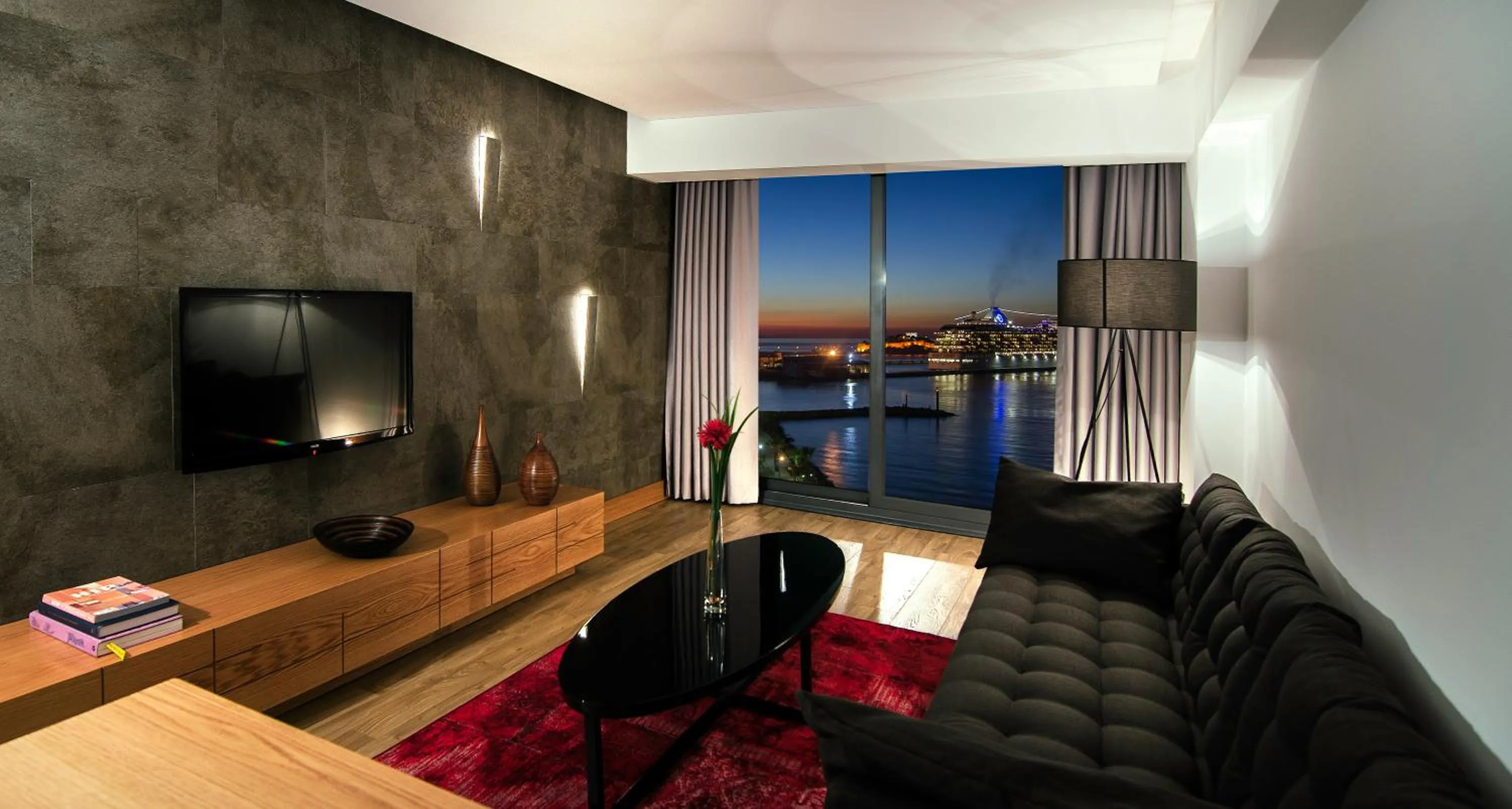 TV and multimedia in Ilayda Avantgarde Hotel