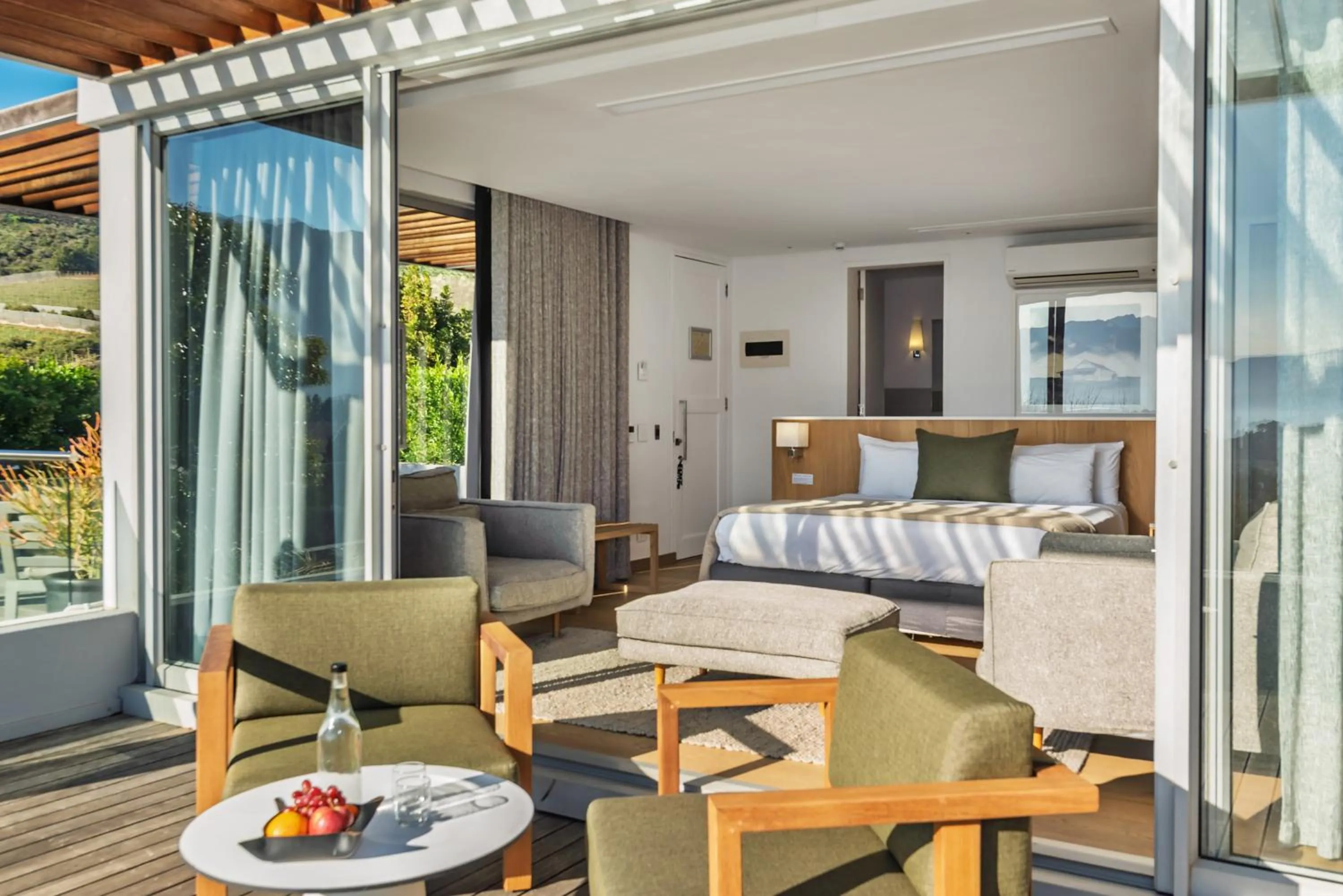 Balcony/Terrace, Bed in Clouds Estate