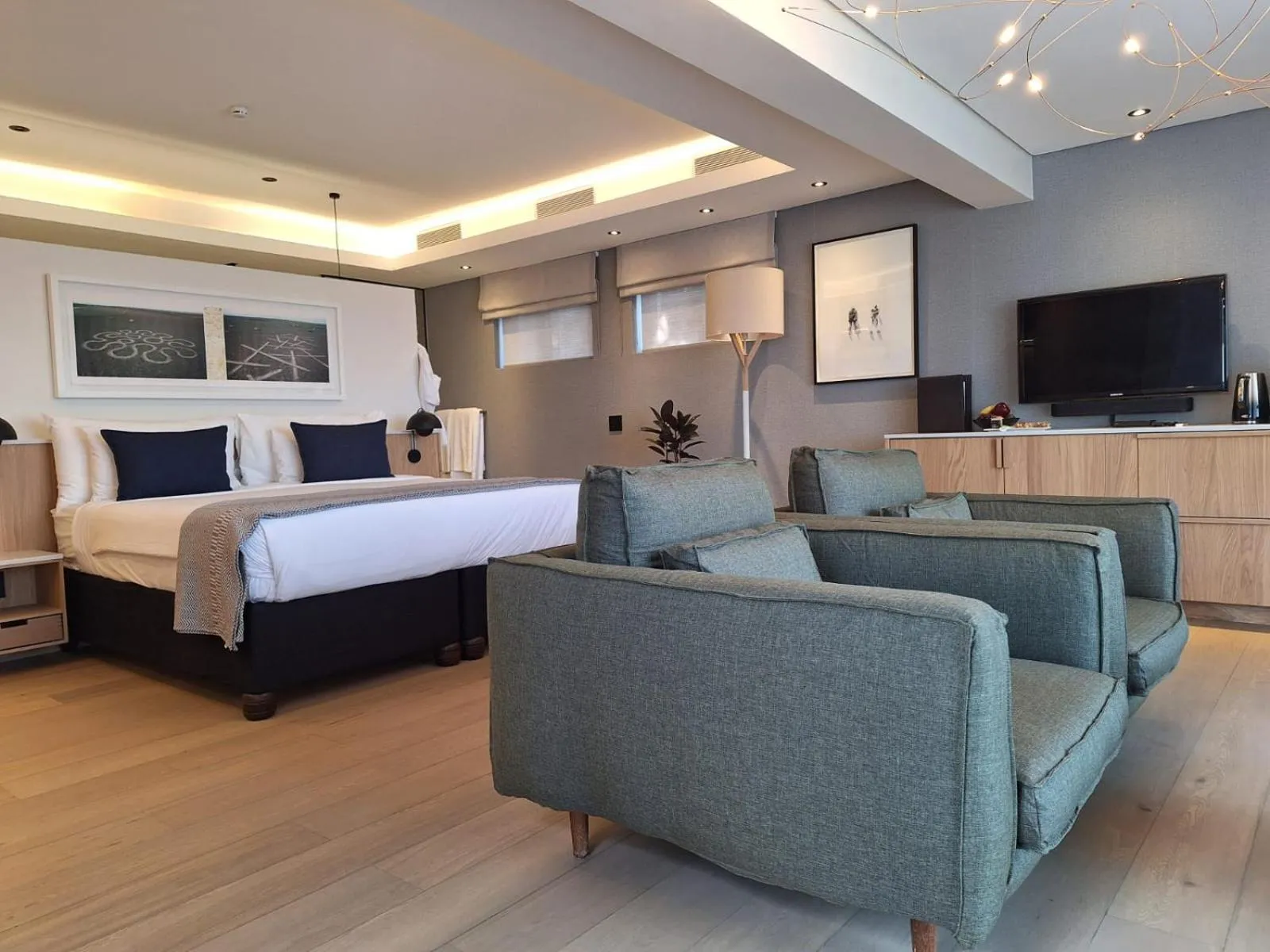 Bed in Clouds Estate