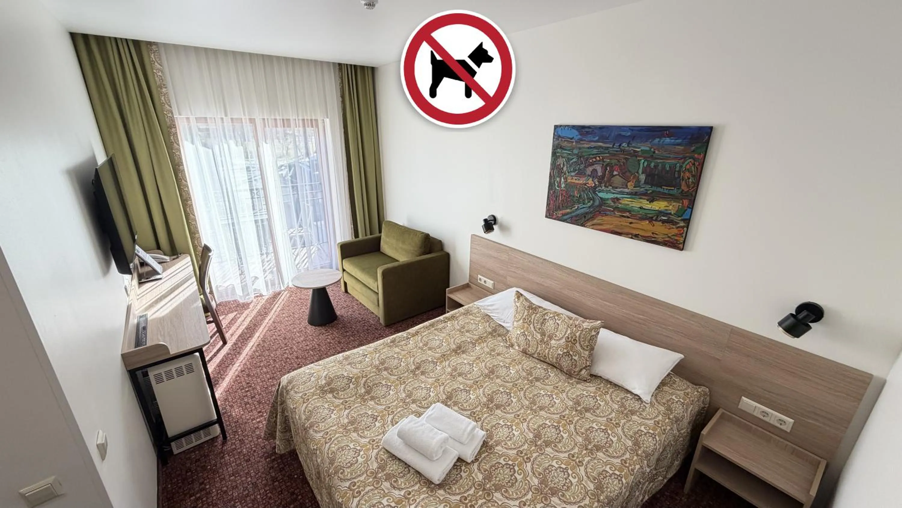 Bedroom, Bed in Regina