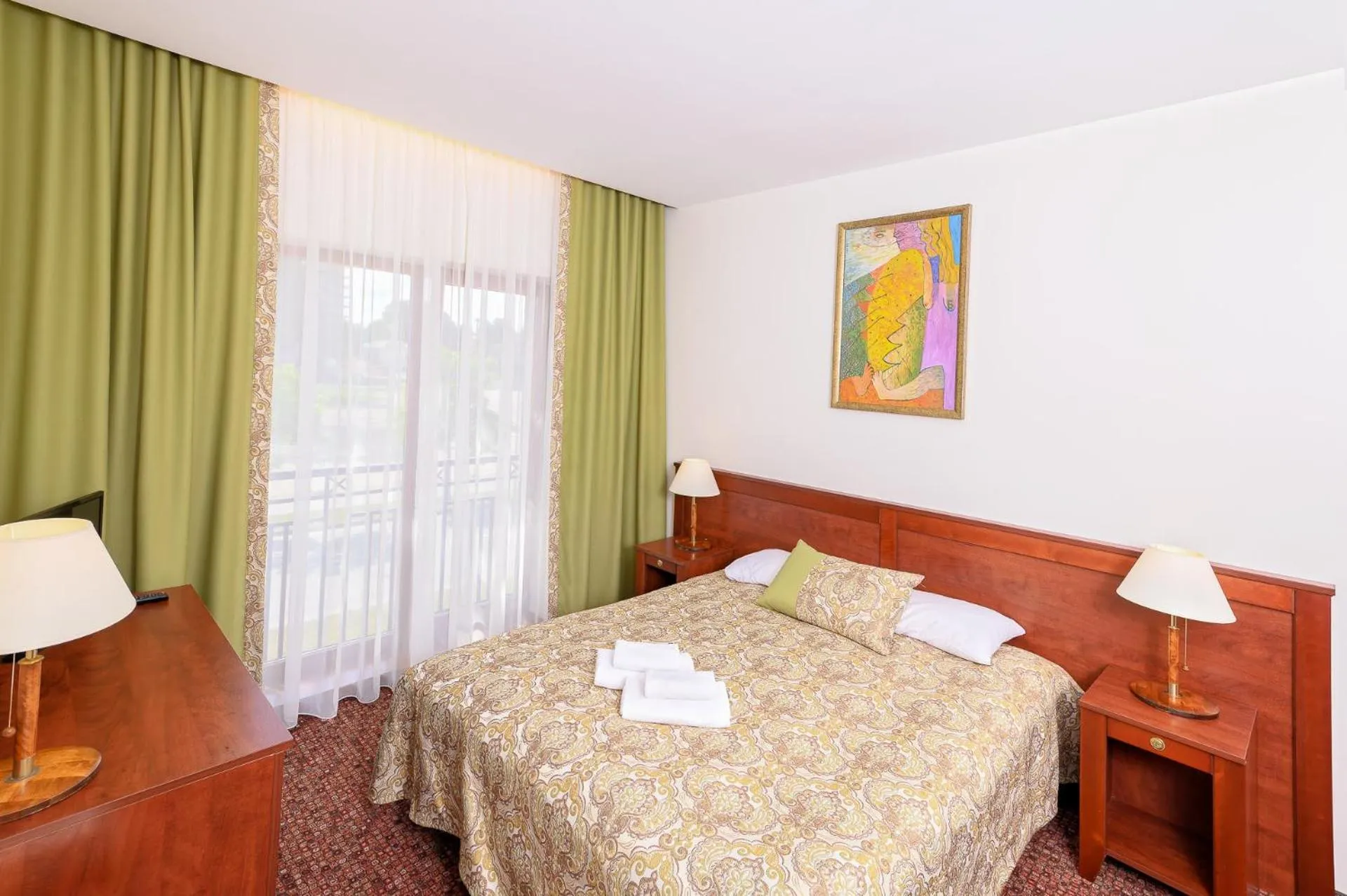 Bedroom, Bed in Regina