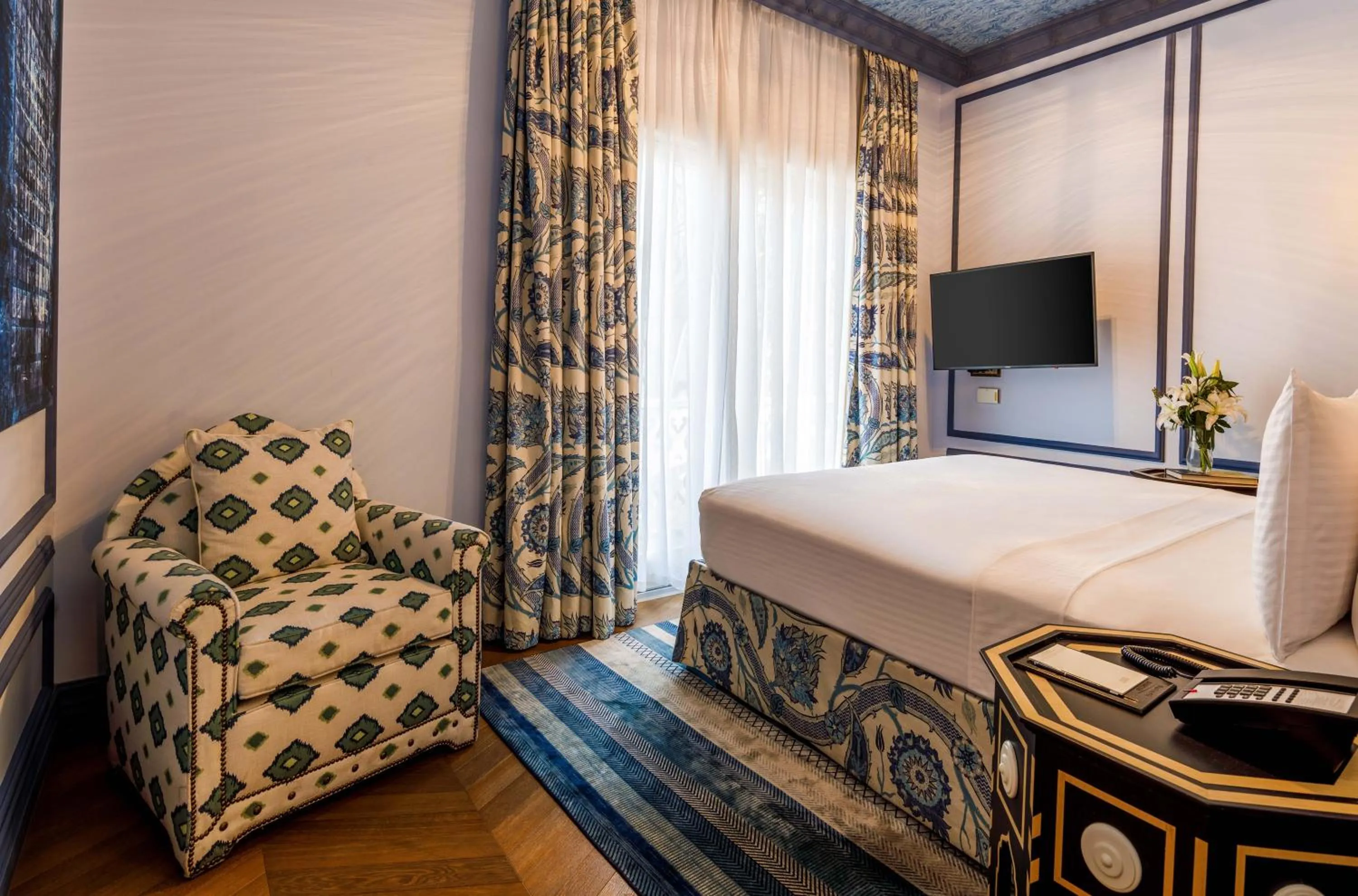 Bedroom, Bed in Hagia Sofia Mansions Istanbul, Curio Collection by Hilton