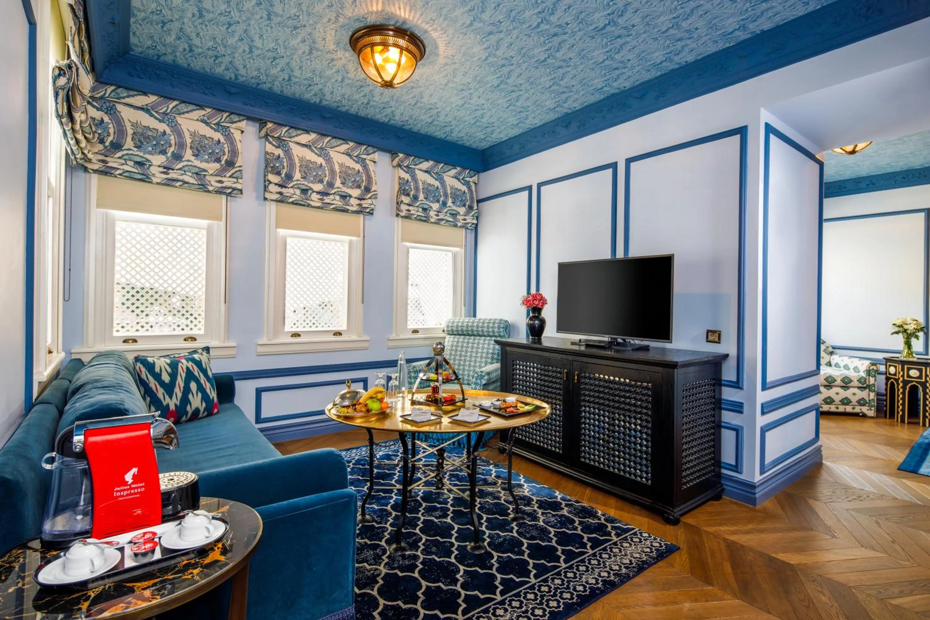 TV and multimedia in Hagia Sofia Mansions Istanbul, Curio Collection by Hilton