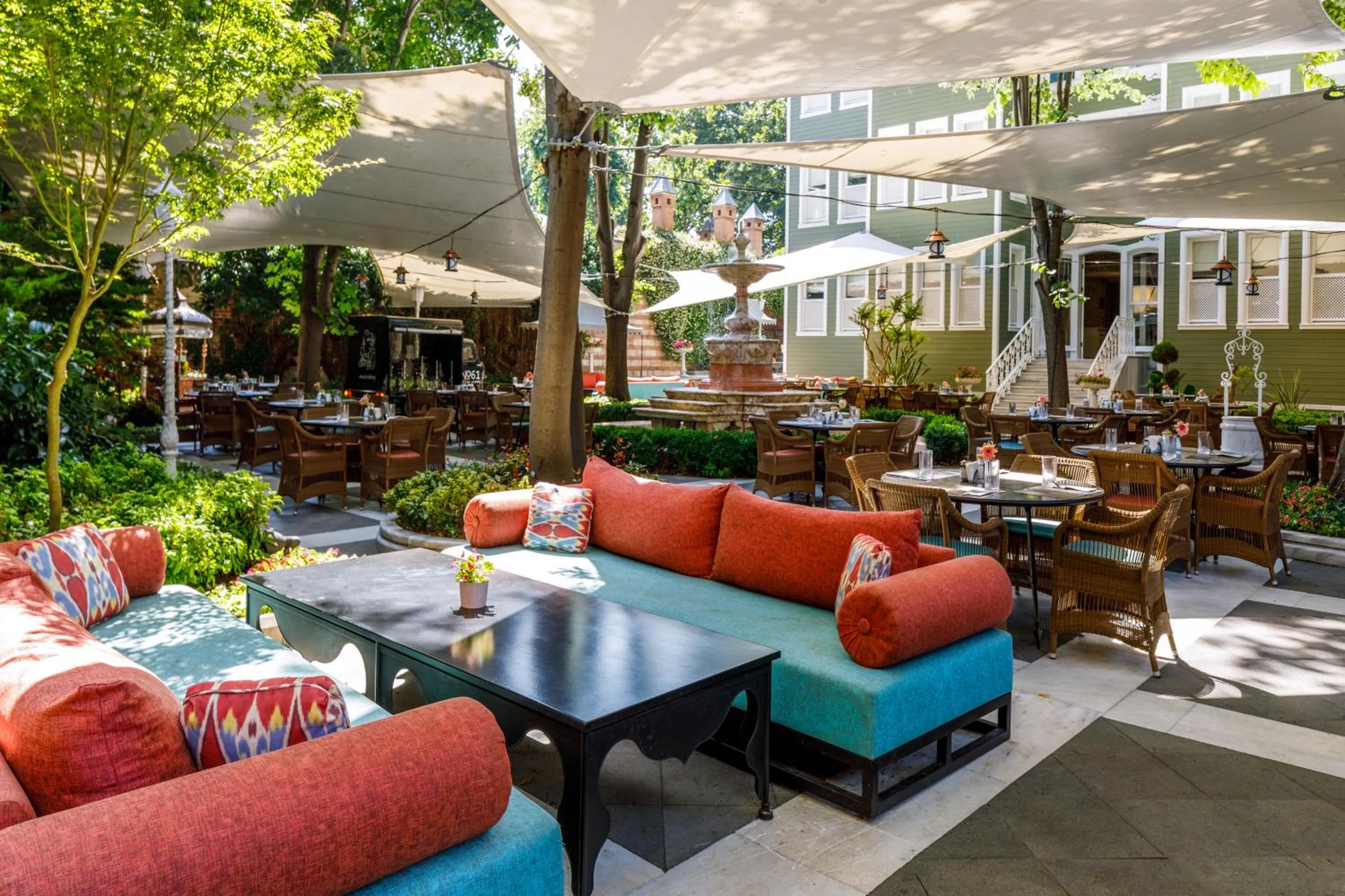 Restaurant/places to eat in Hagia Sofia Mansions Istanbul, Curio Collection by Hilton