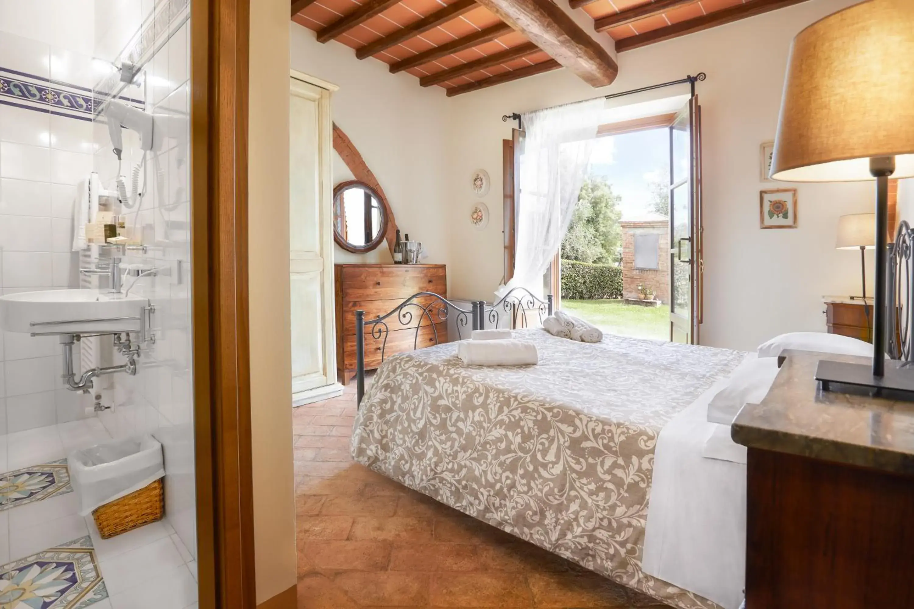 Standard Double Room in Agriturismo Podere Casato Standard Double Room in Agriturismo Podere Casato