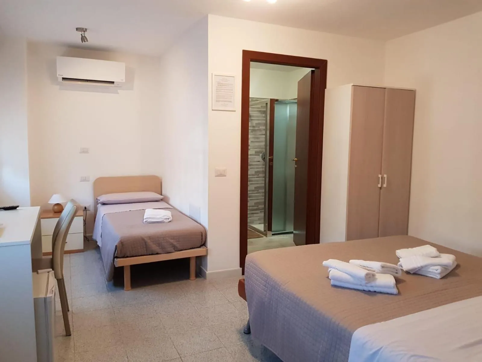 Photo of the whole room, Bed in B&B da Mary