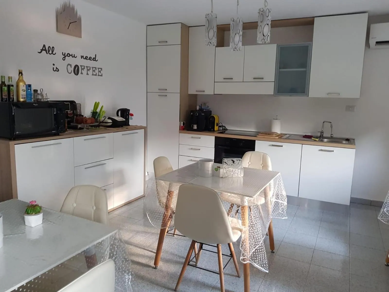 Communal kitchen in B&B da Mary