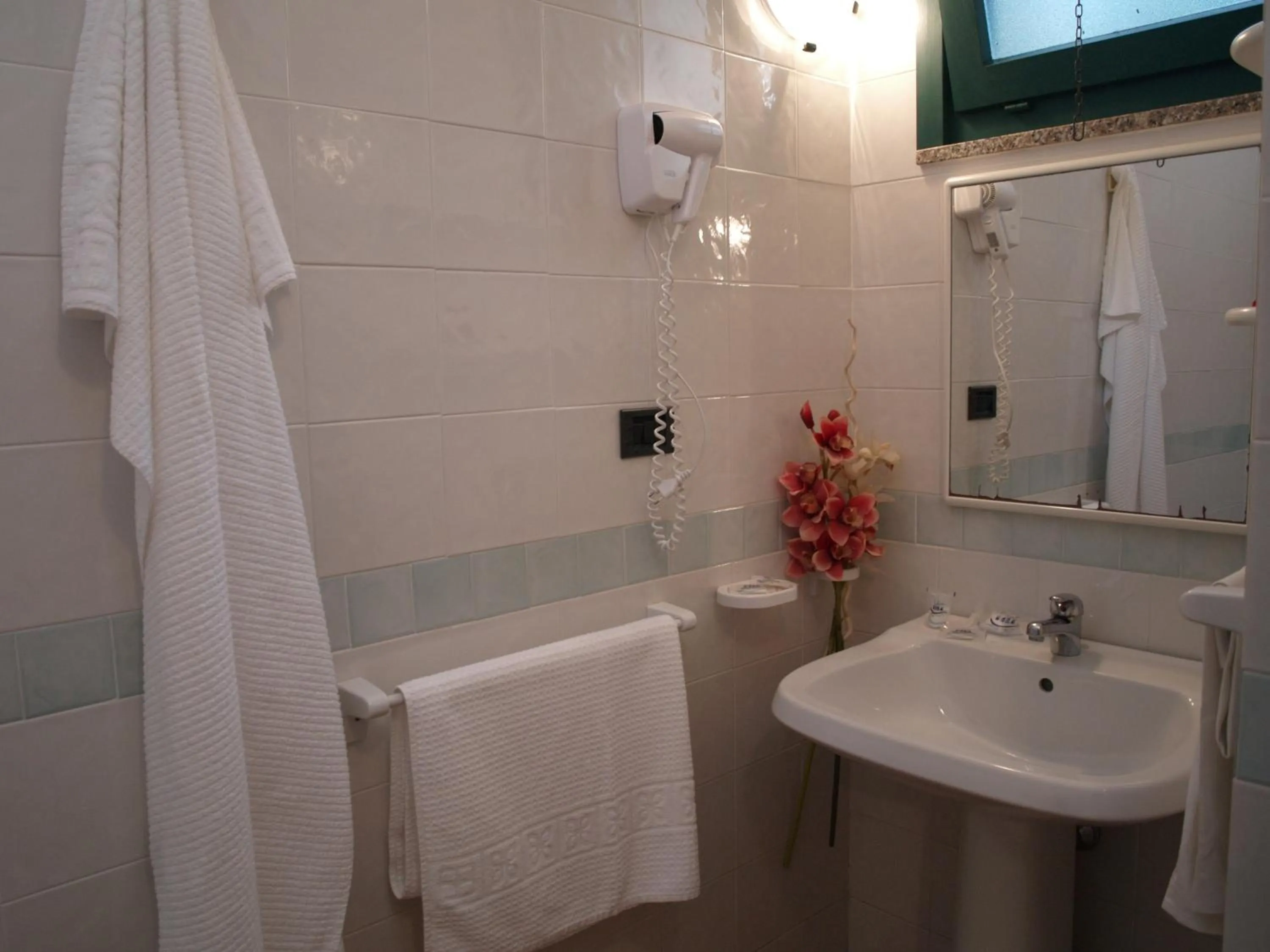 Bathroom in Club Esse Cala Bitta