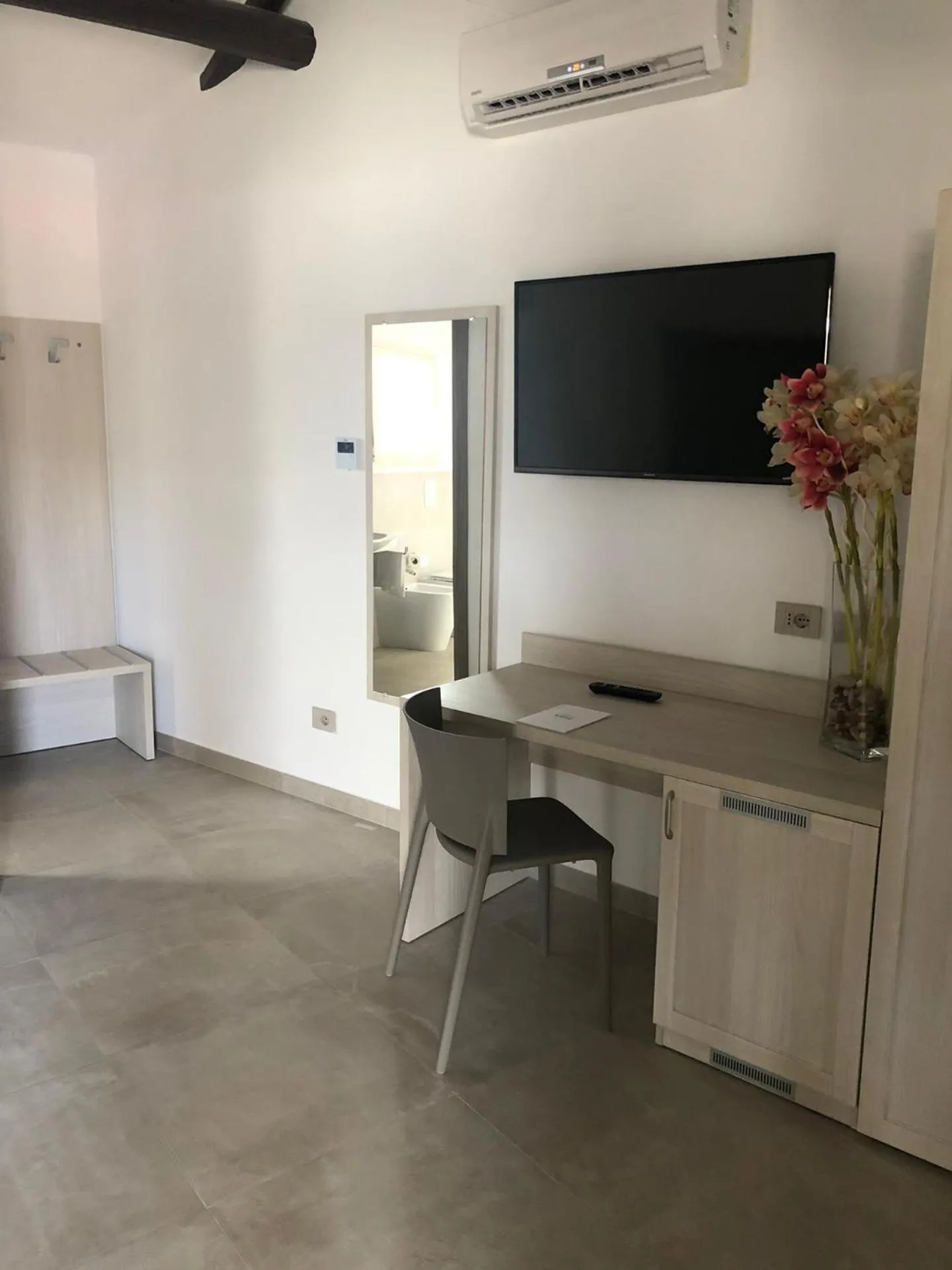 TV and multimedia in Club Esse Cala Bitta