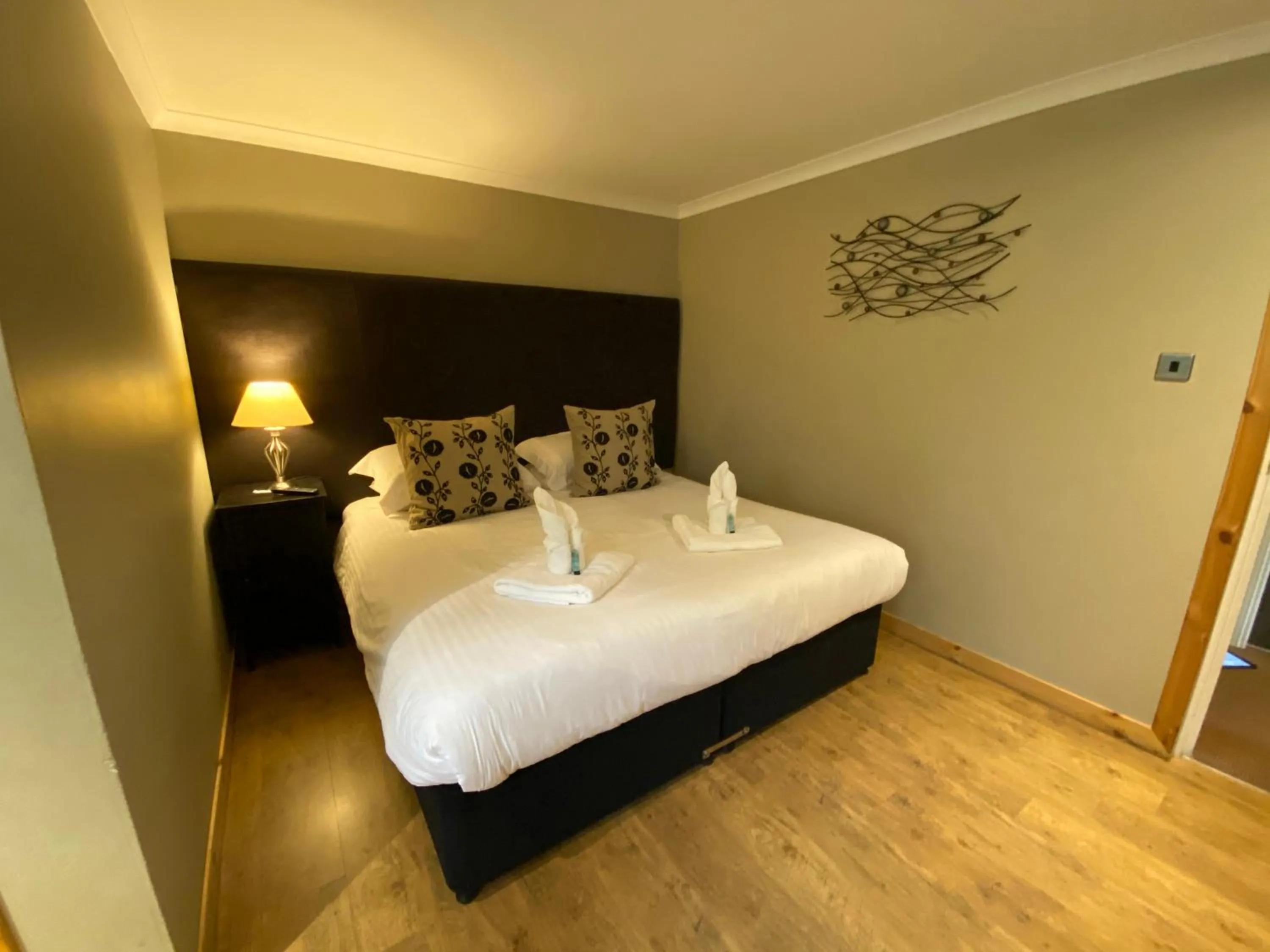 Photo of the whole room, Bed in Auld Mill House Hotel