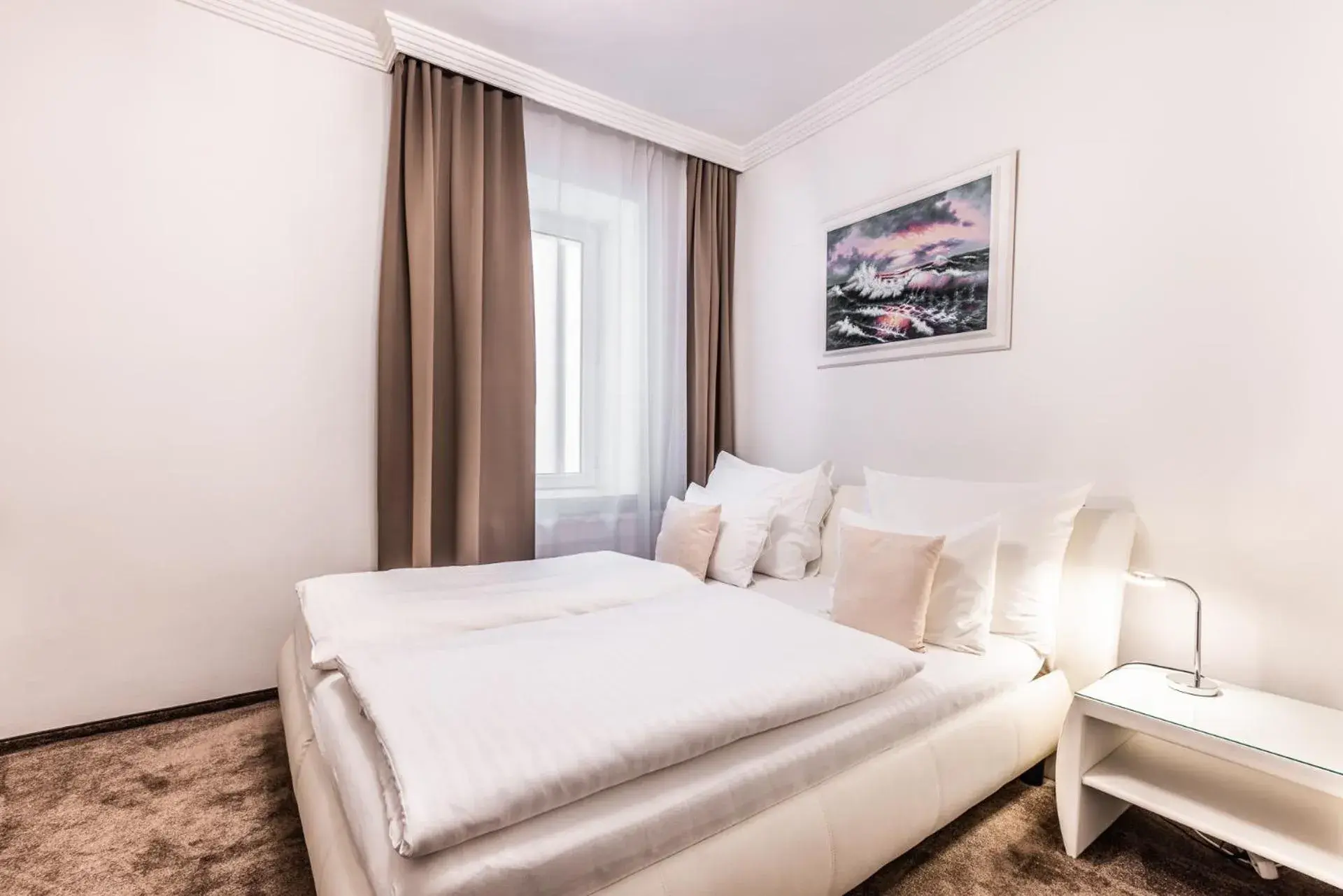 Suite - single occupancy in Hotel Arcade Suite - single occupancy in Hotel Arcade