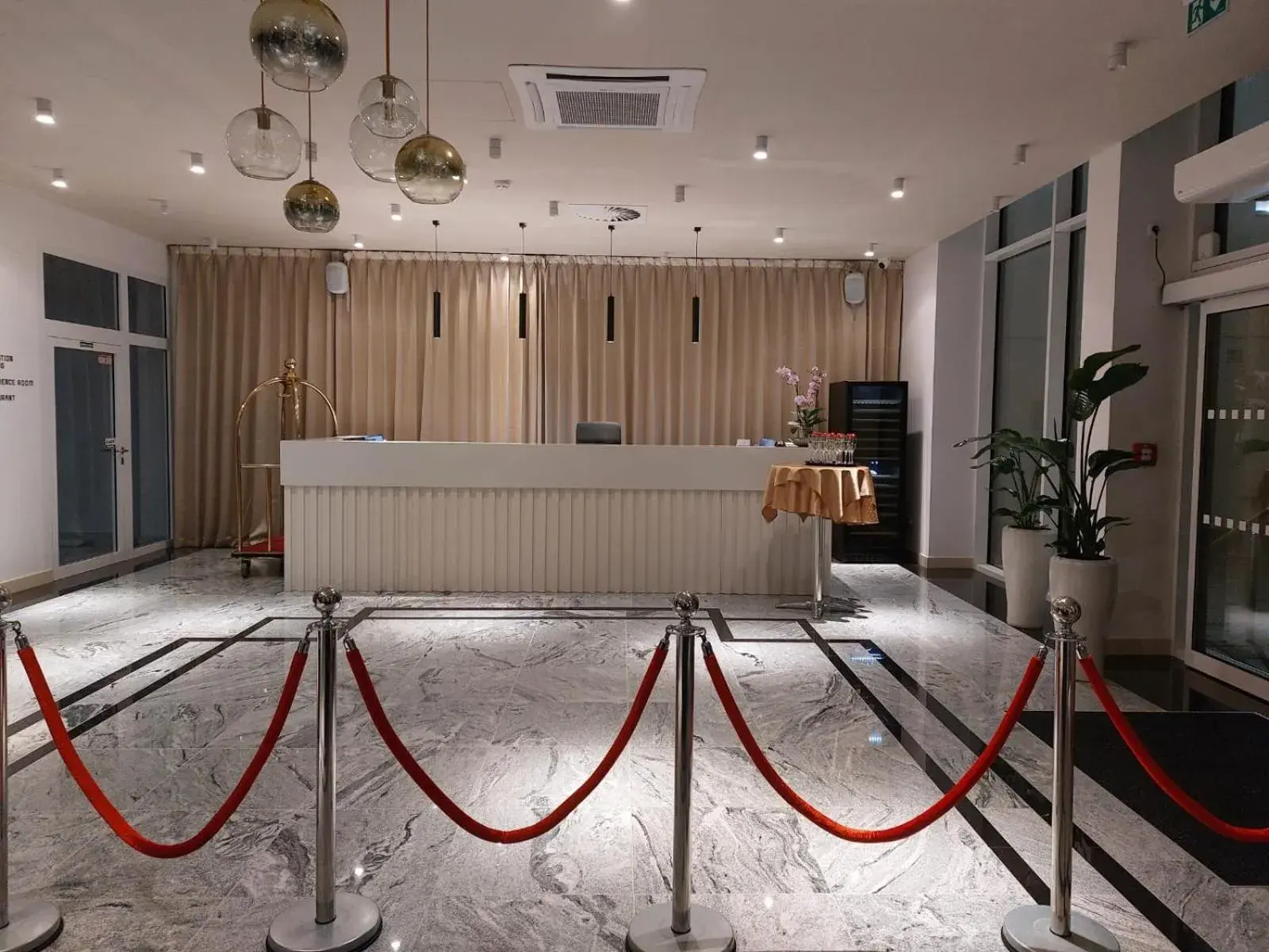 Lobby or reception in Hotel Arcade Lobby or reception in Hotel Arcade