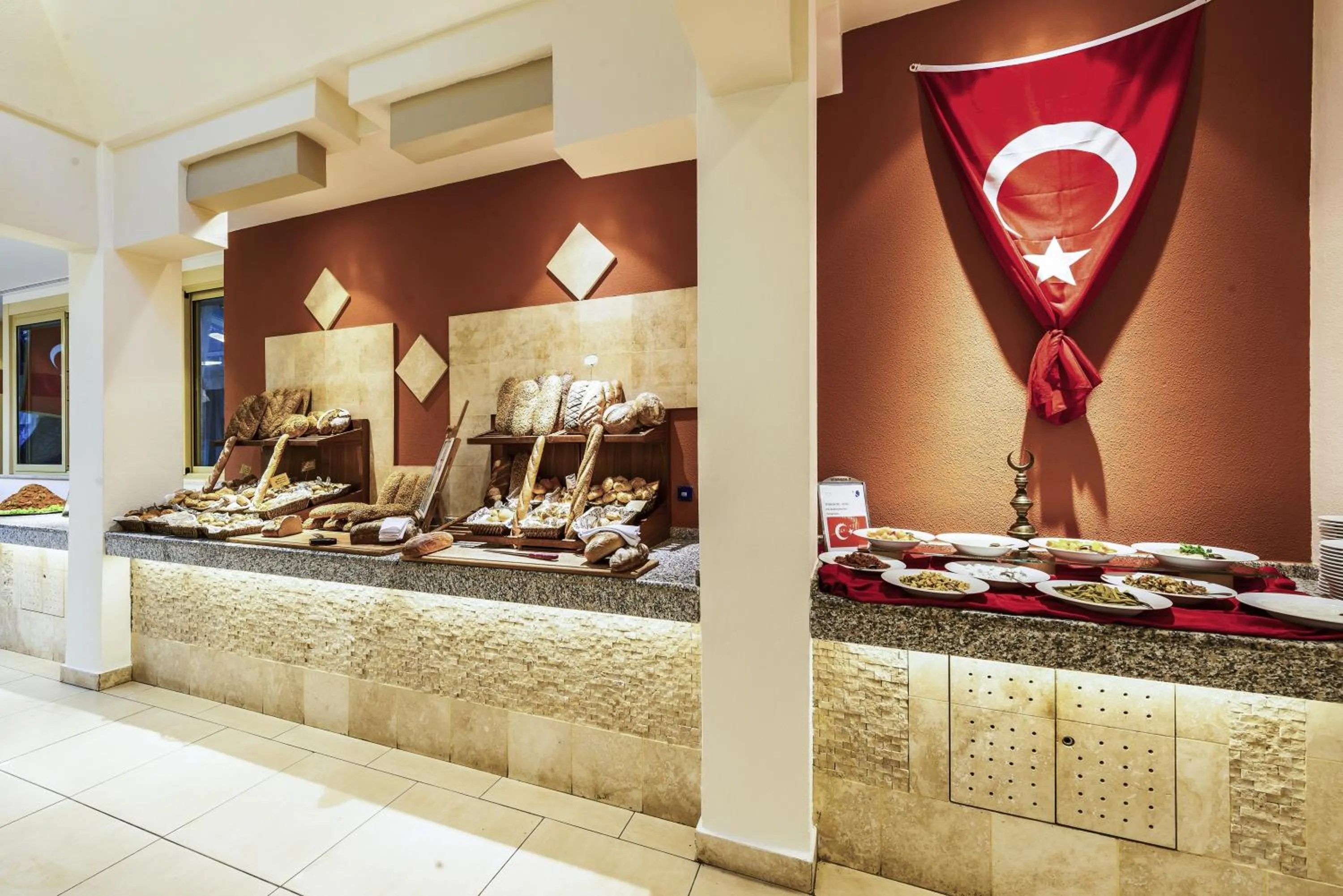 Restaurant/places to eat in ROBINSON CAMYUVA - Adults only