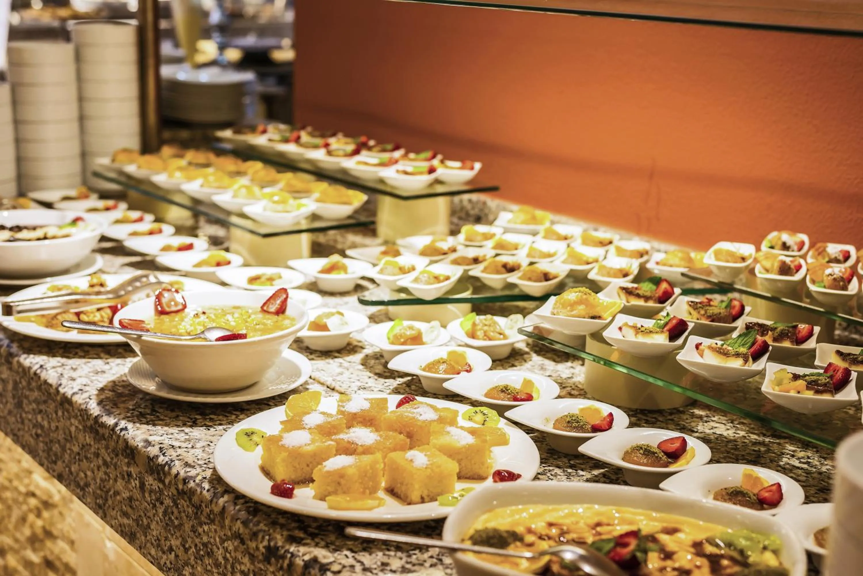 Meals in ROBINSON CAMYUVA - Adults only