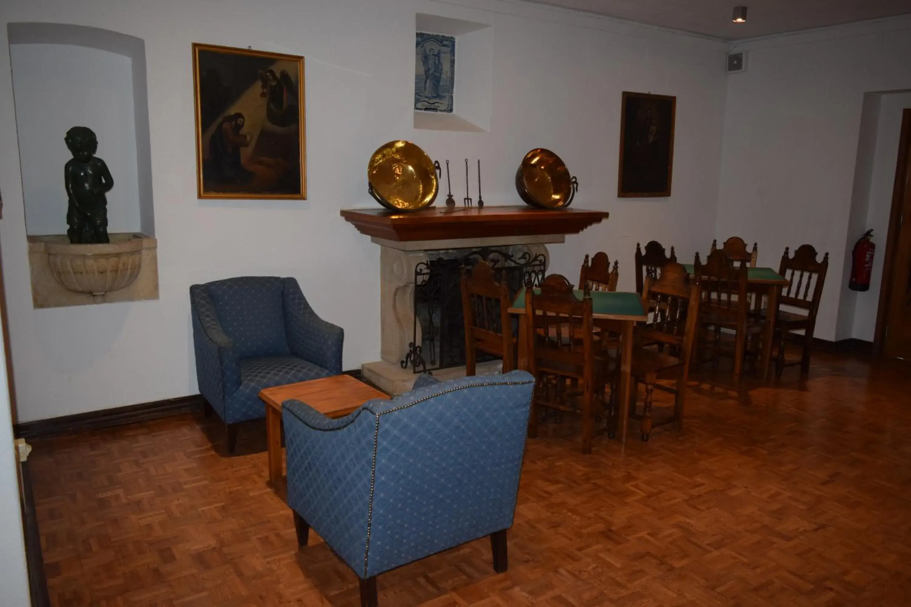 Lounge or bar in INATEL Castelo De Vide Lounge or bar in INATEL Castelo De Vide