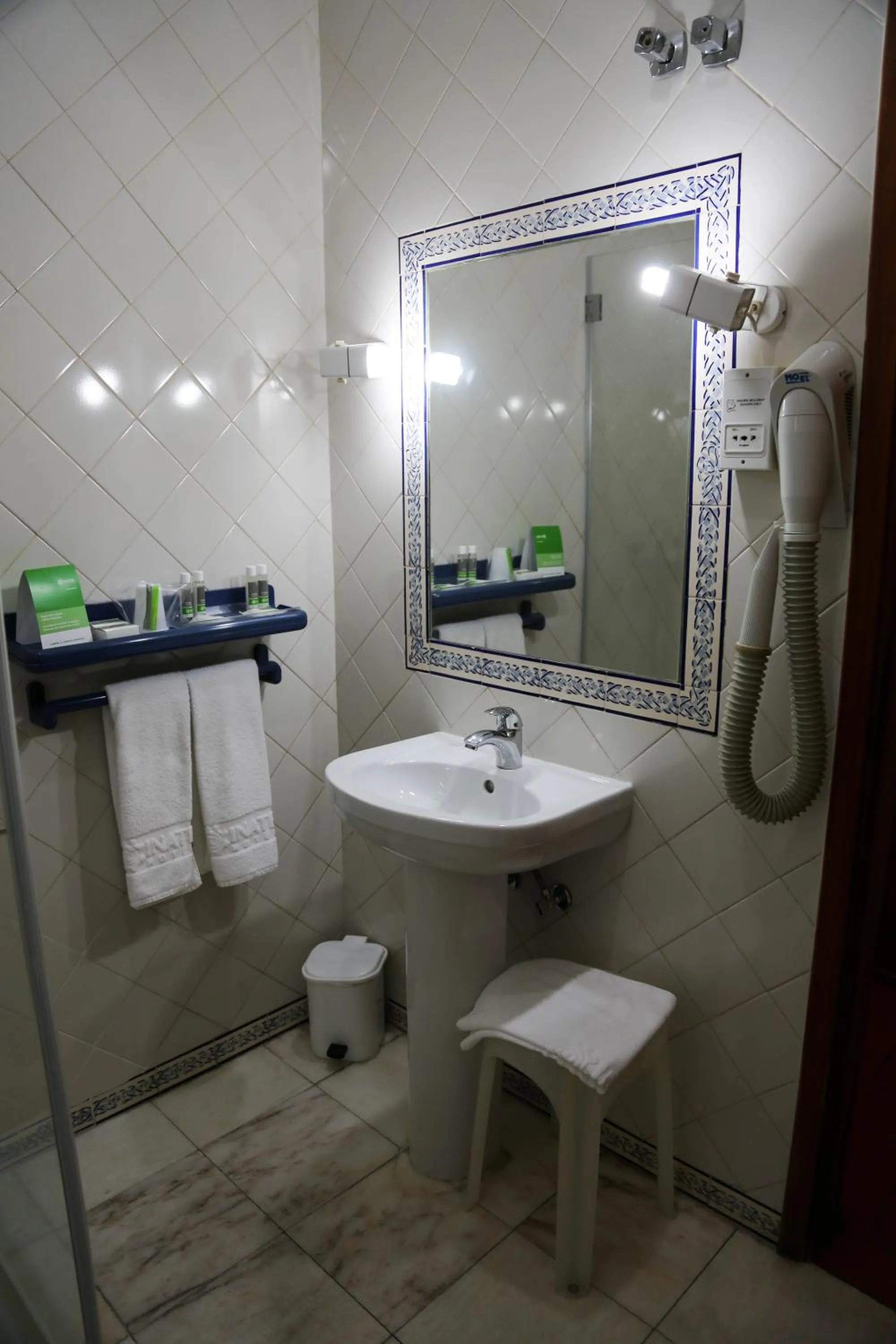 Bathroom in INATEL Castelo De Vide