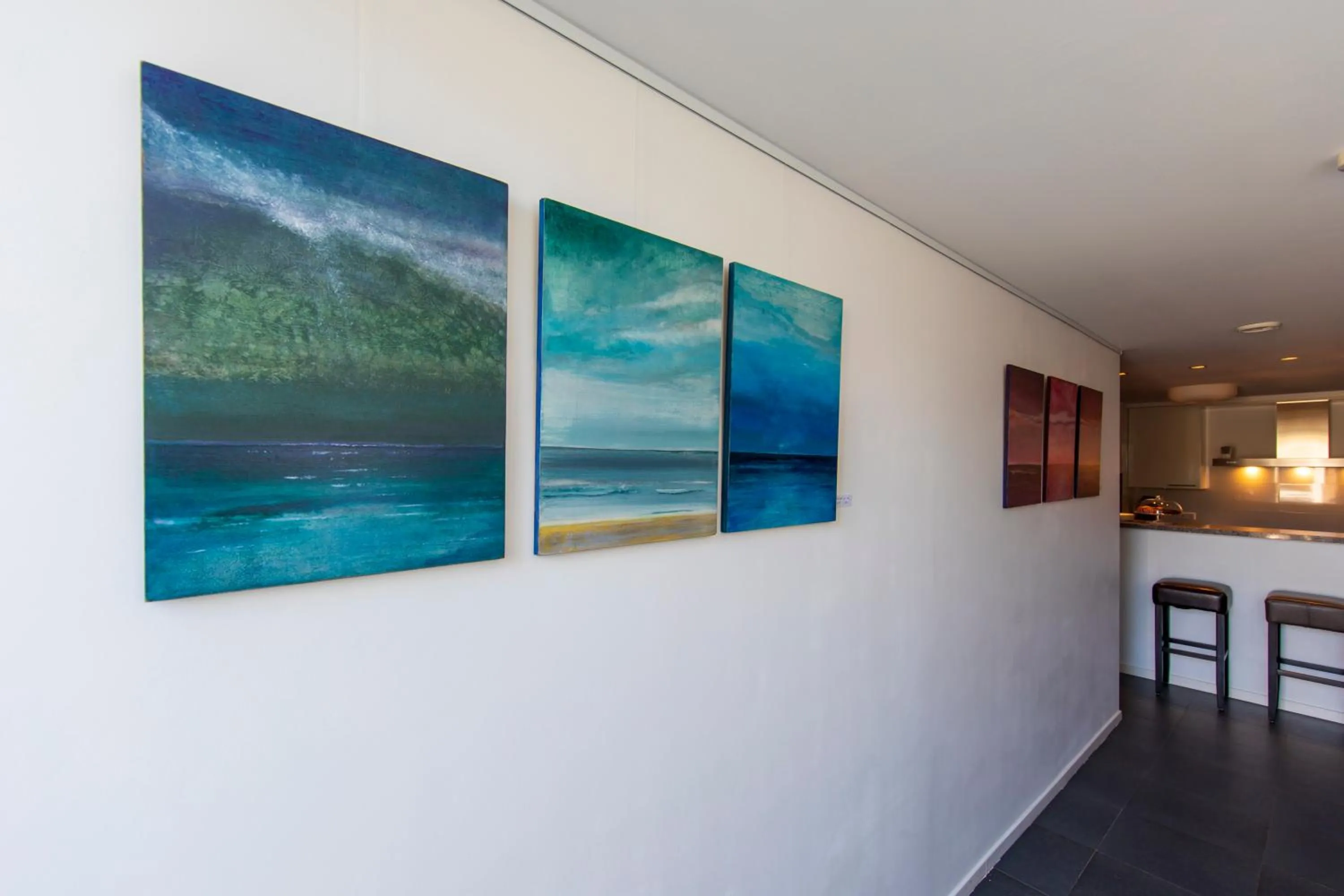 Communal kitchen in Hotel La Rosa Amsterdam Beach
