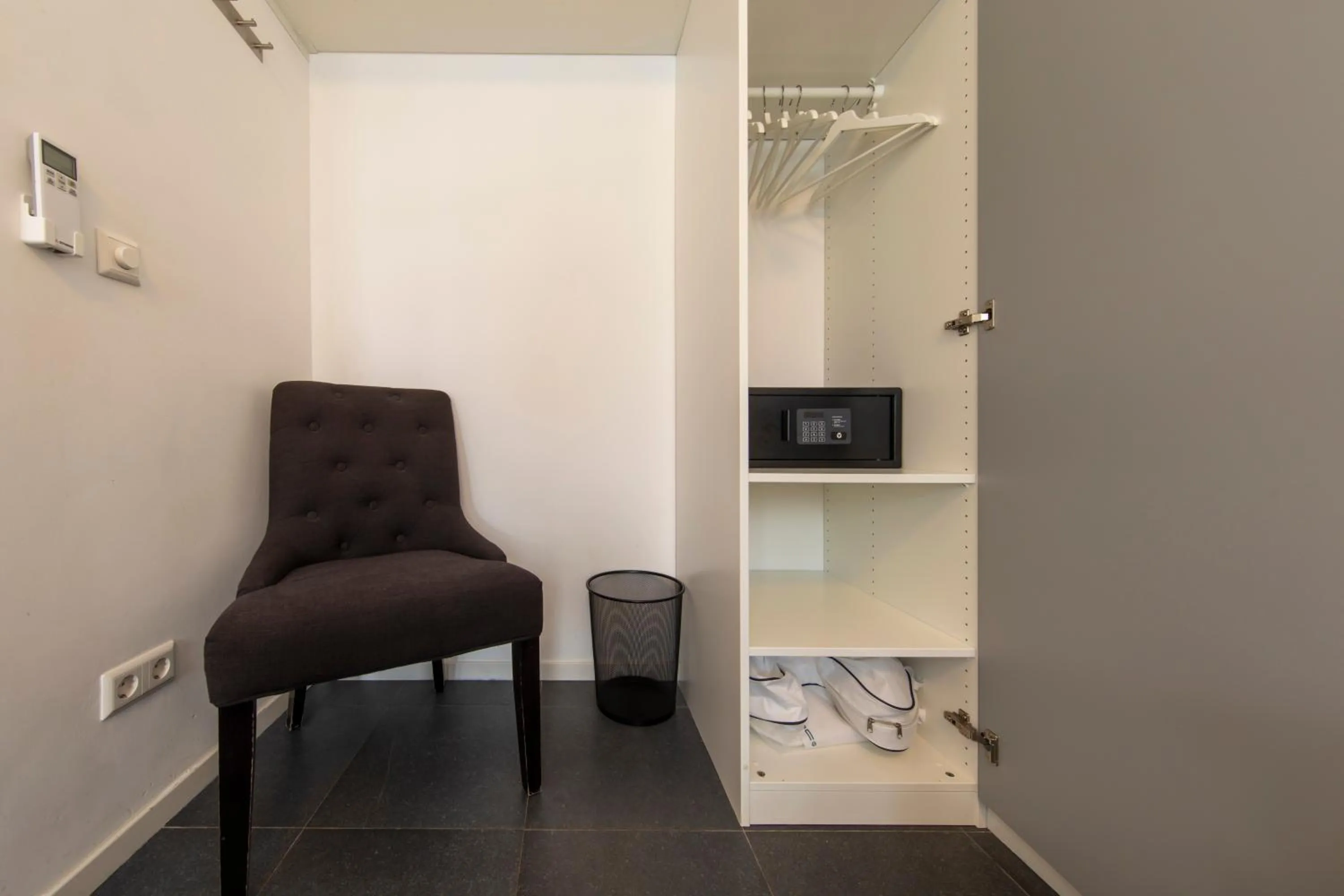 safe in Hotel La Rosa Amsterdam Beach