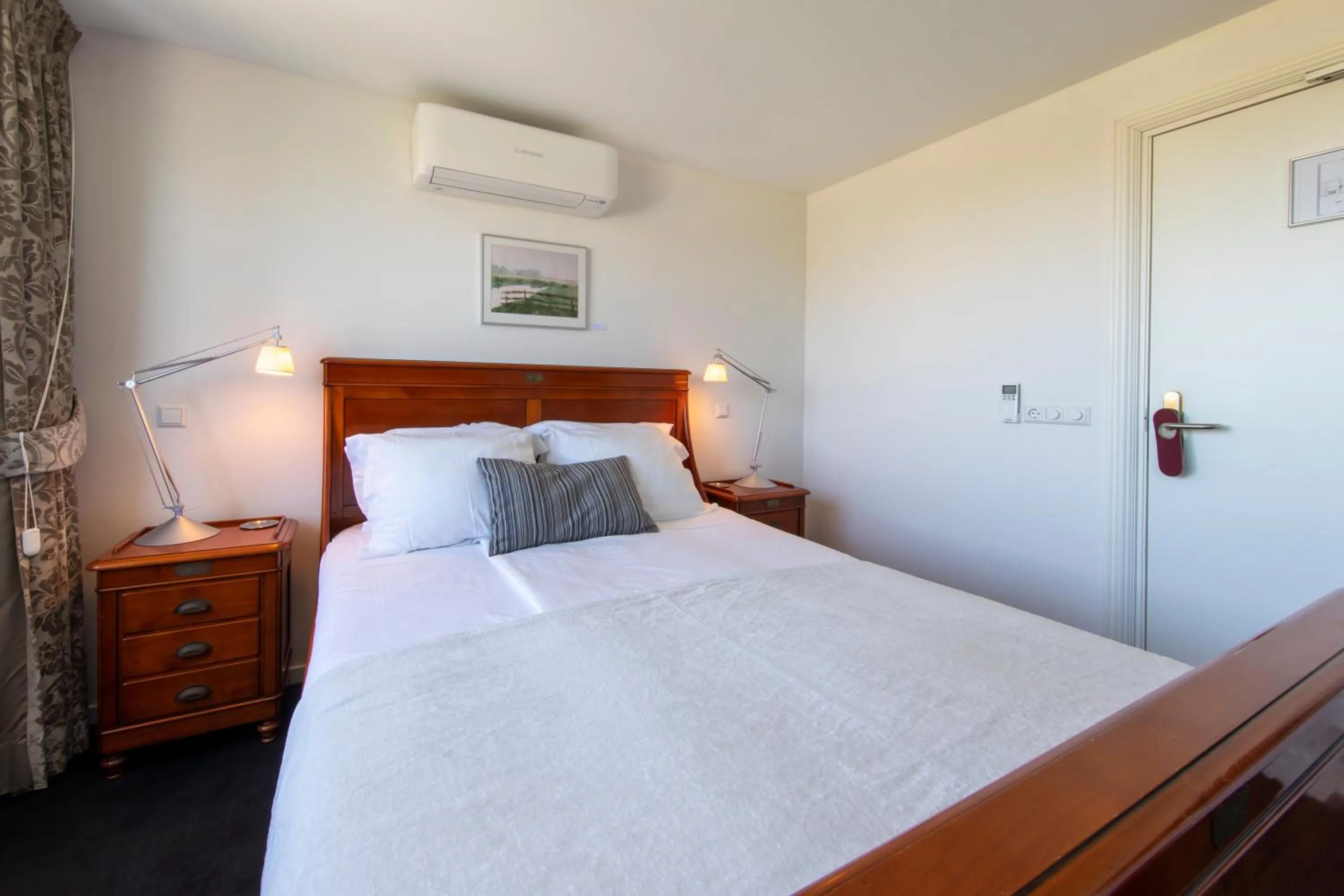 air conditioner, Bed in Hotel La Rosa Amsterdam Beach