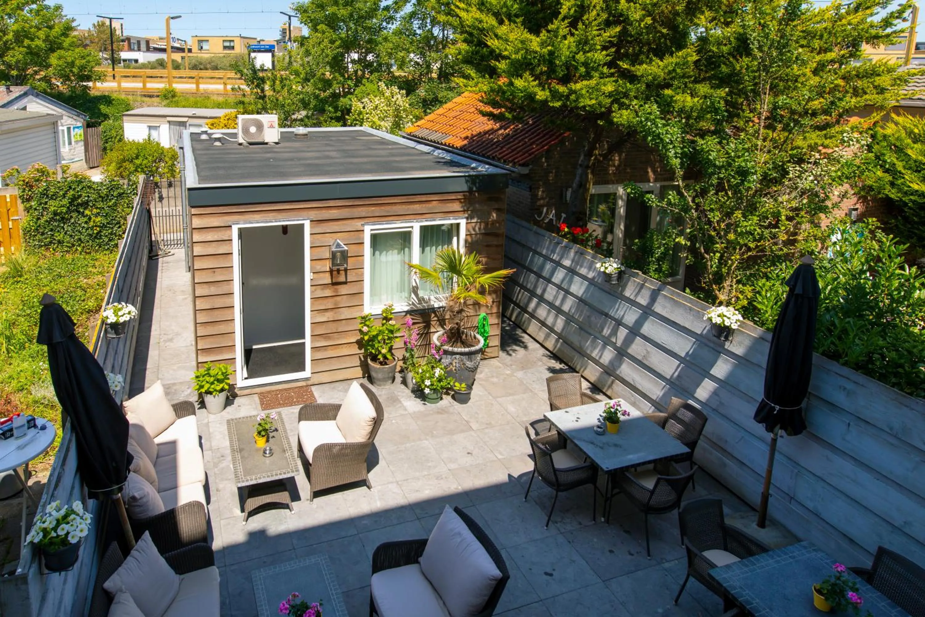 Garden view in Hotel La Rosa Amsterdam Beach