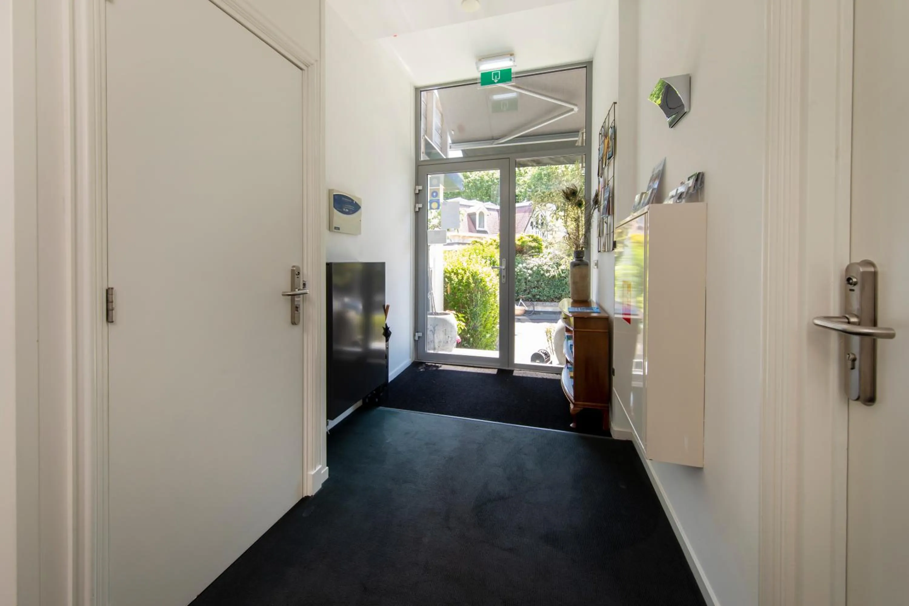 Facade/entrance in Hotel La Rosa Amsterdam Beach