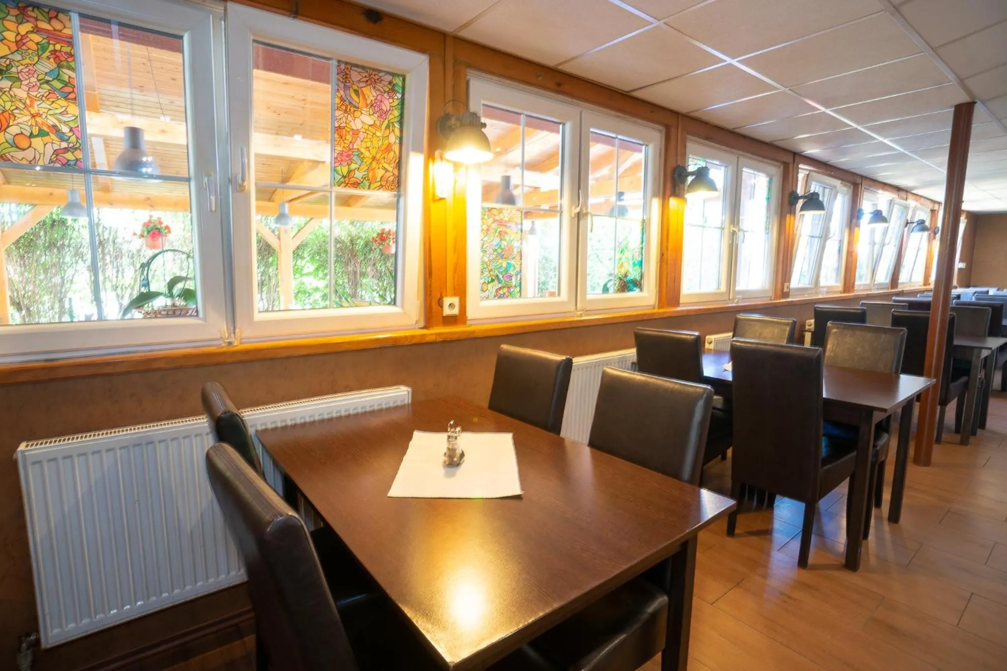 Restaurant/places to eat in Hotel Dominika