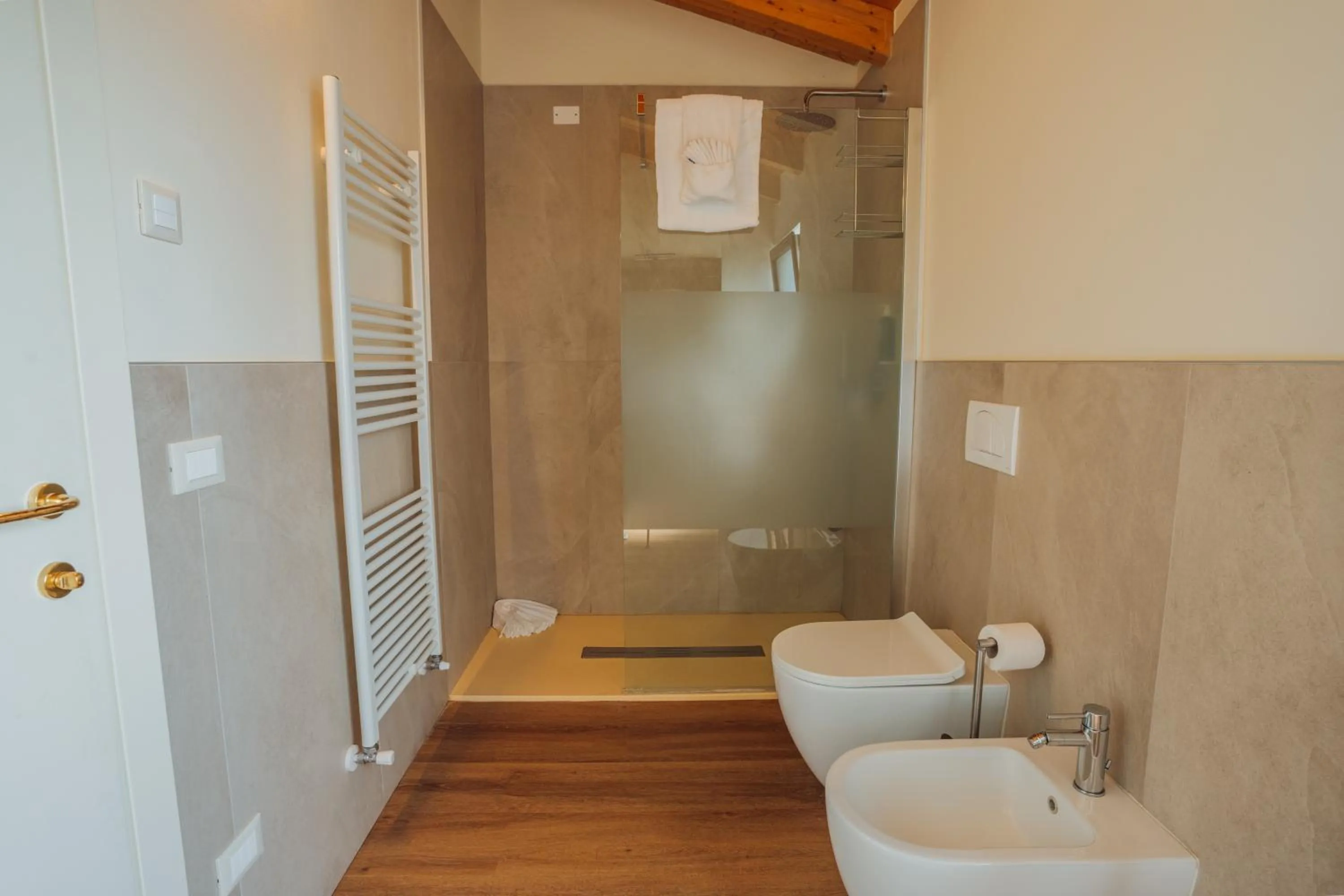 Shower in Garda Relais