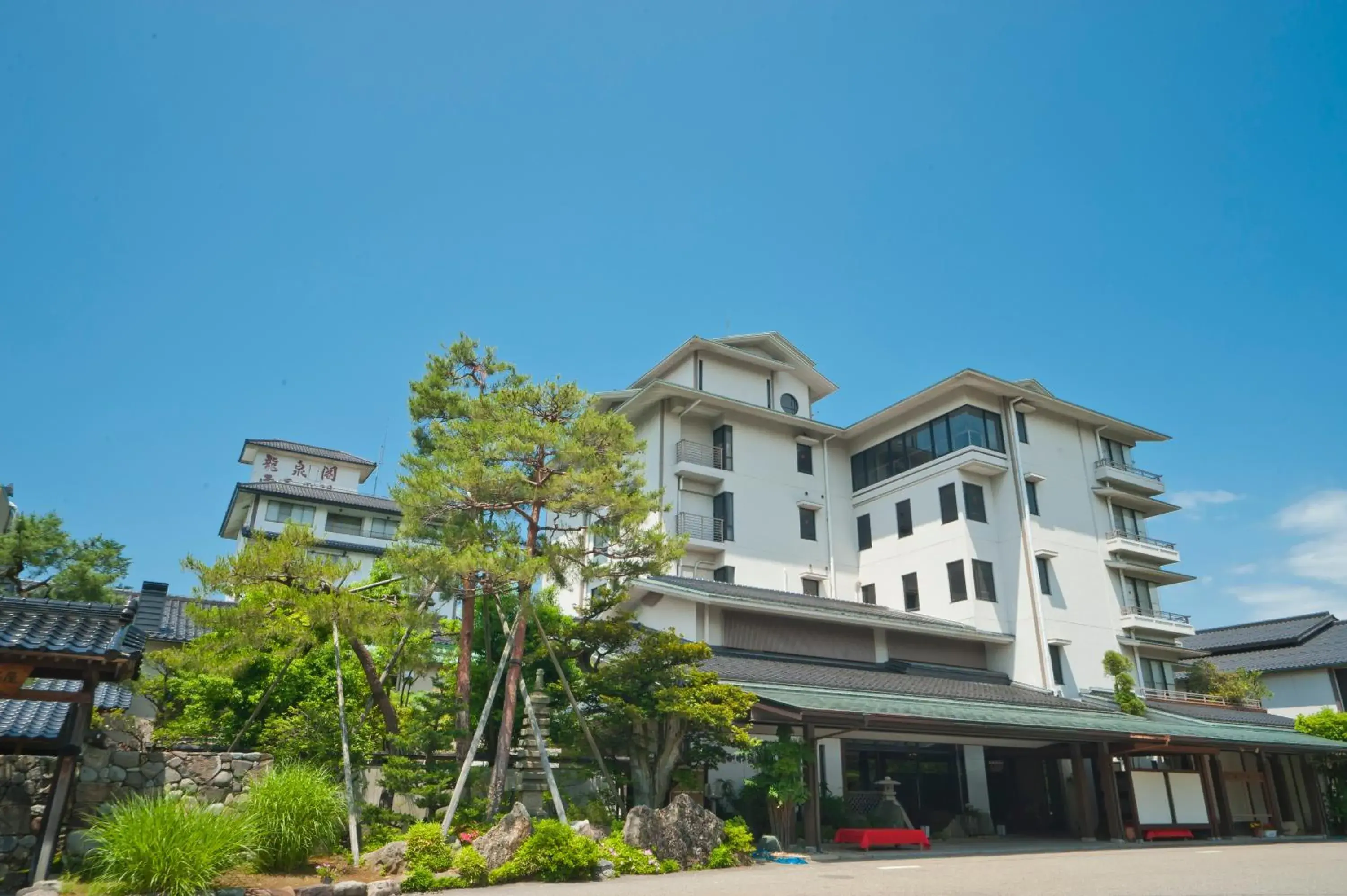 Property building in Tagawa Ryusenkaku Property building in Tagawa Ryusenkaku