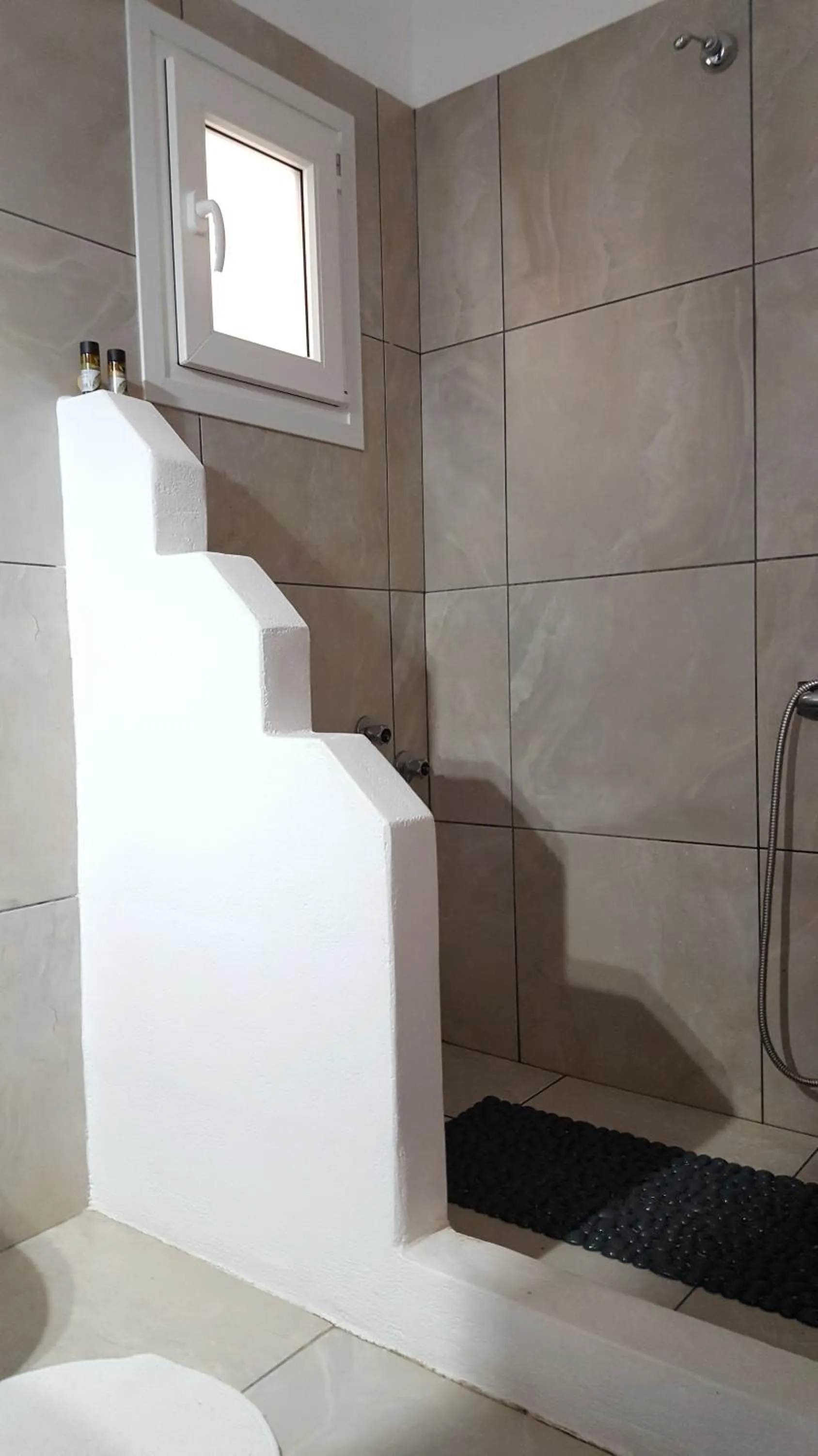 Bathroom in Lagada Beach Hotel