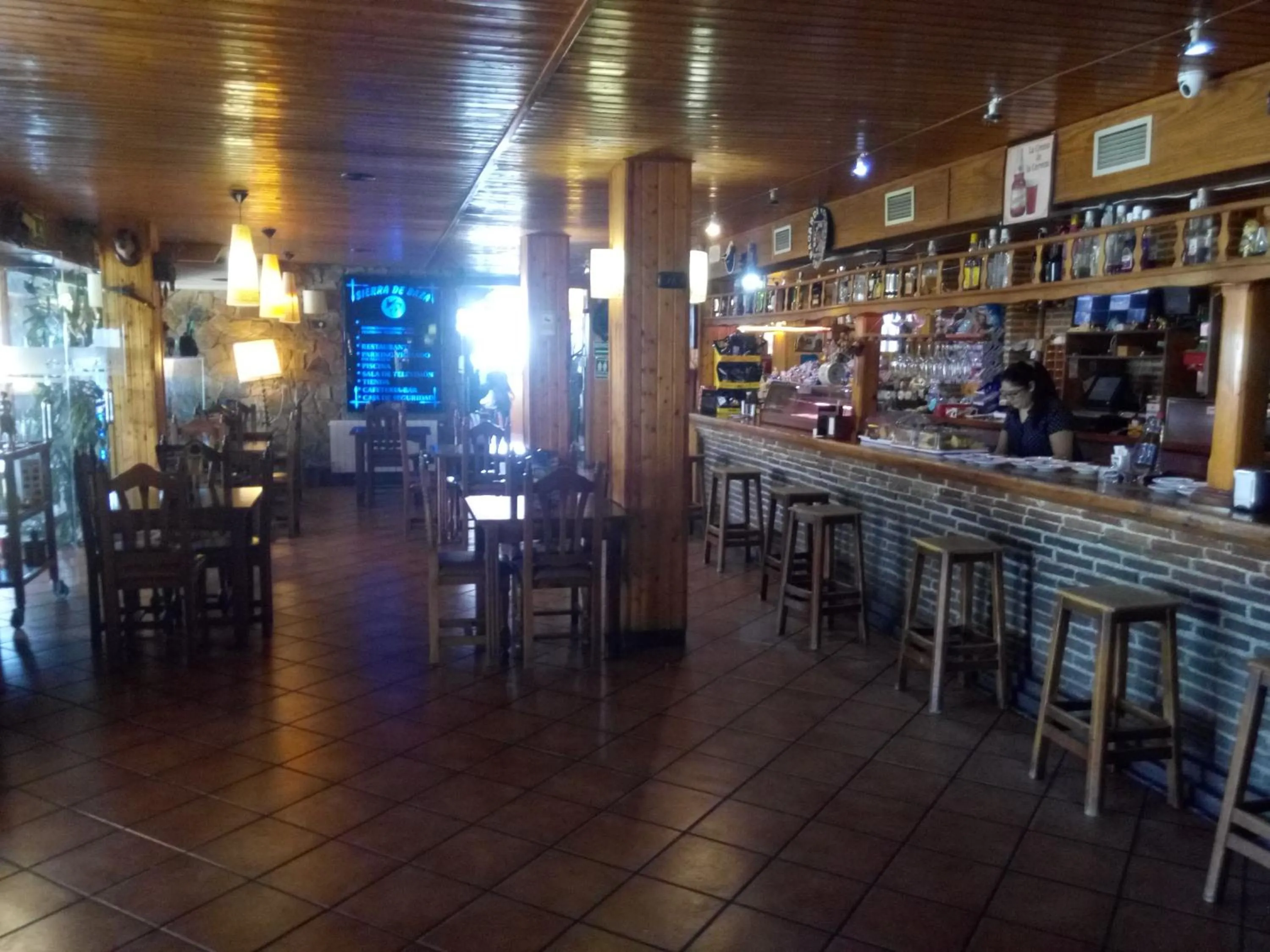 Restaurant/places to eat in Hostal Sierra De Baza