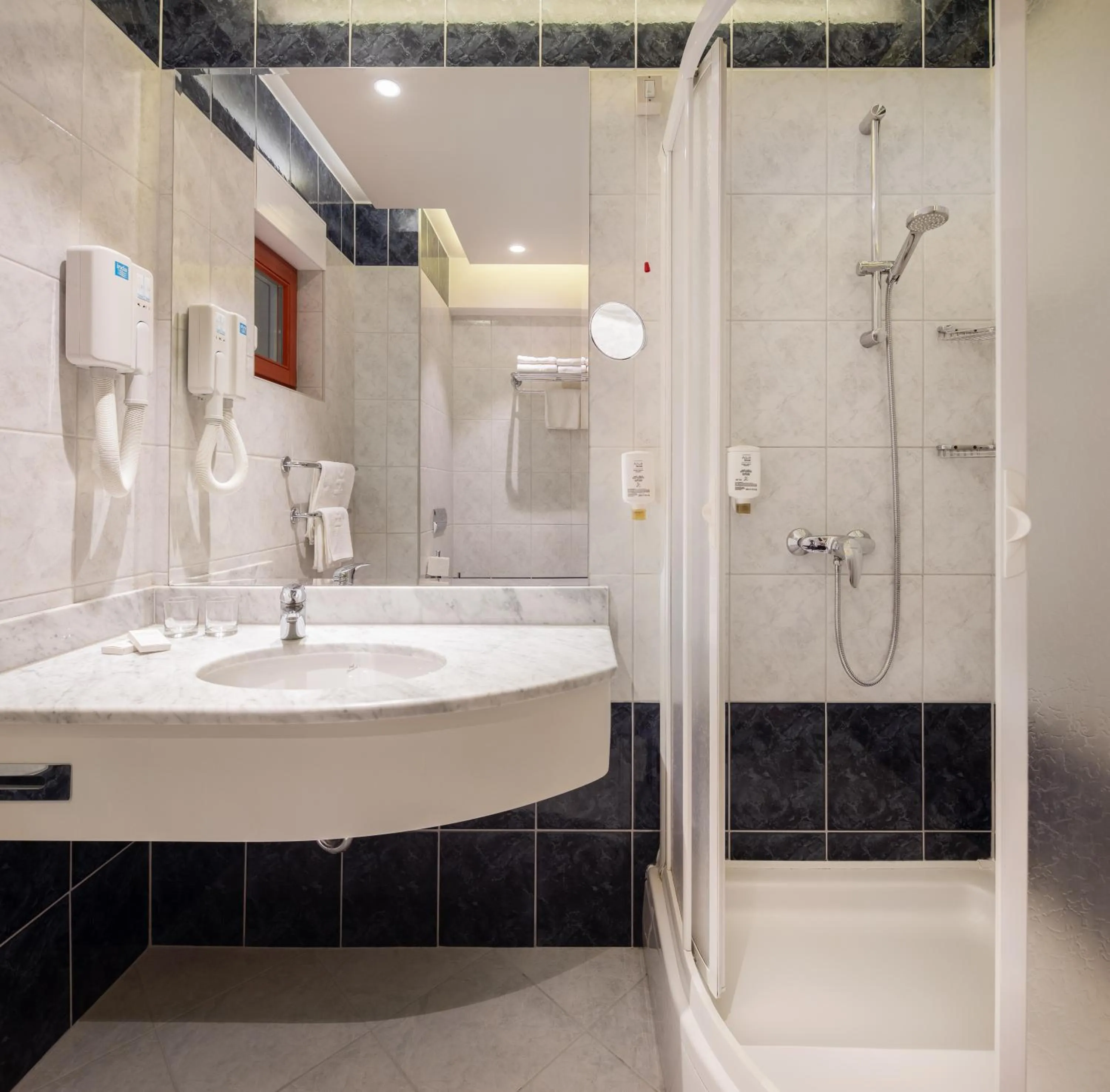 Bathroom in Hotel Tamaris