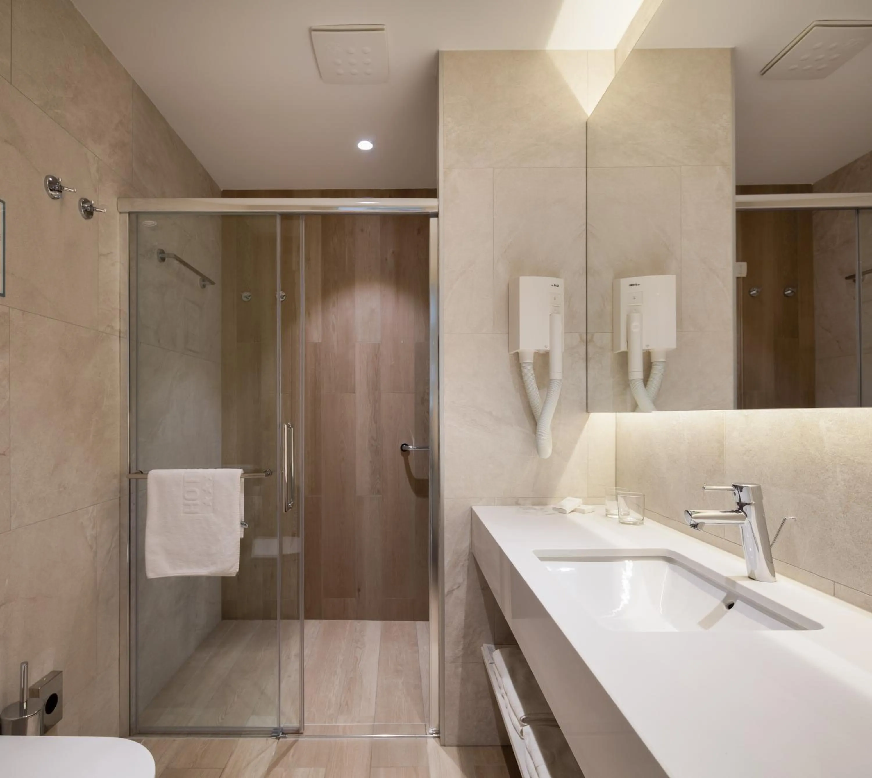 Bathroom in Hotel Tamaris