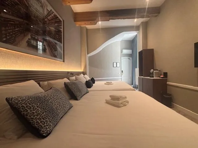 Bed in Adam's Canal House