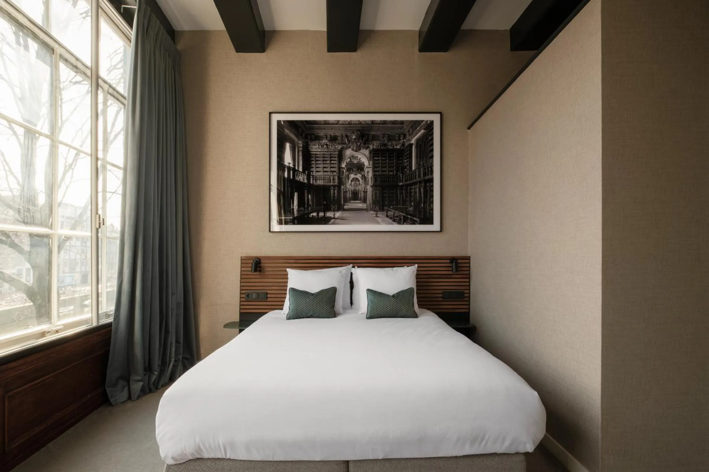 Bed in Adam's Canal House