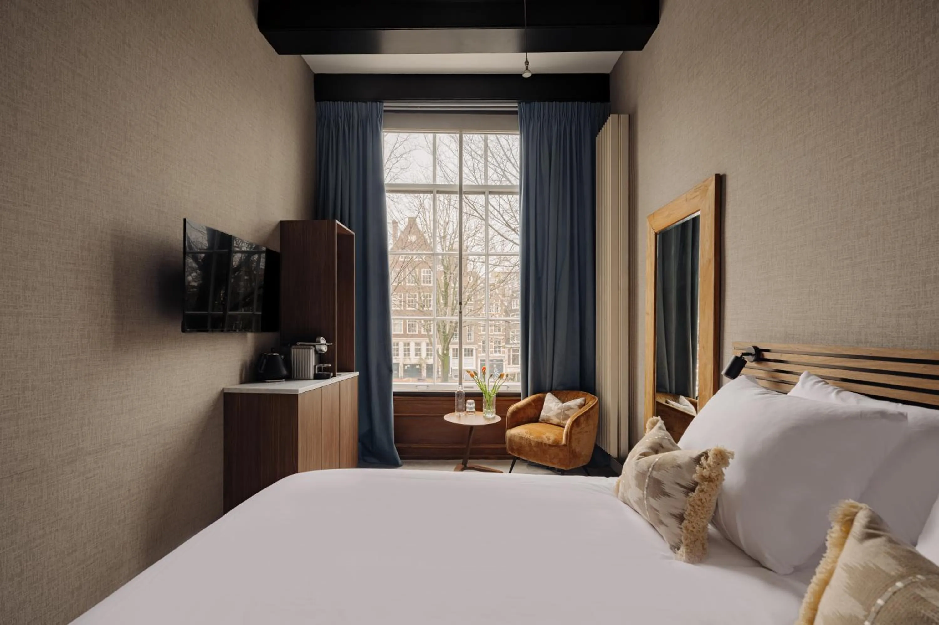 Bed in Adam's Canal House