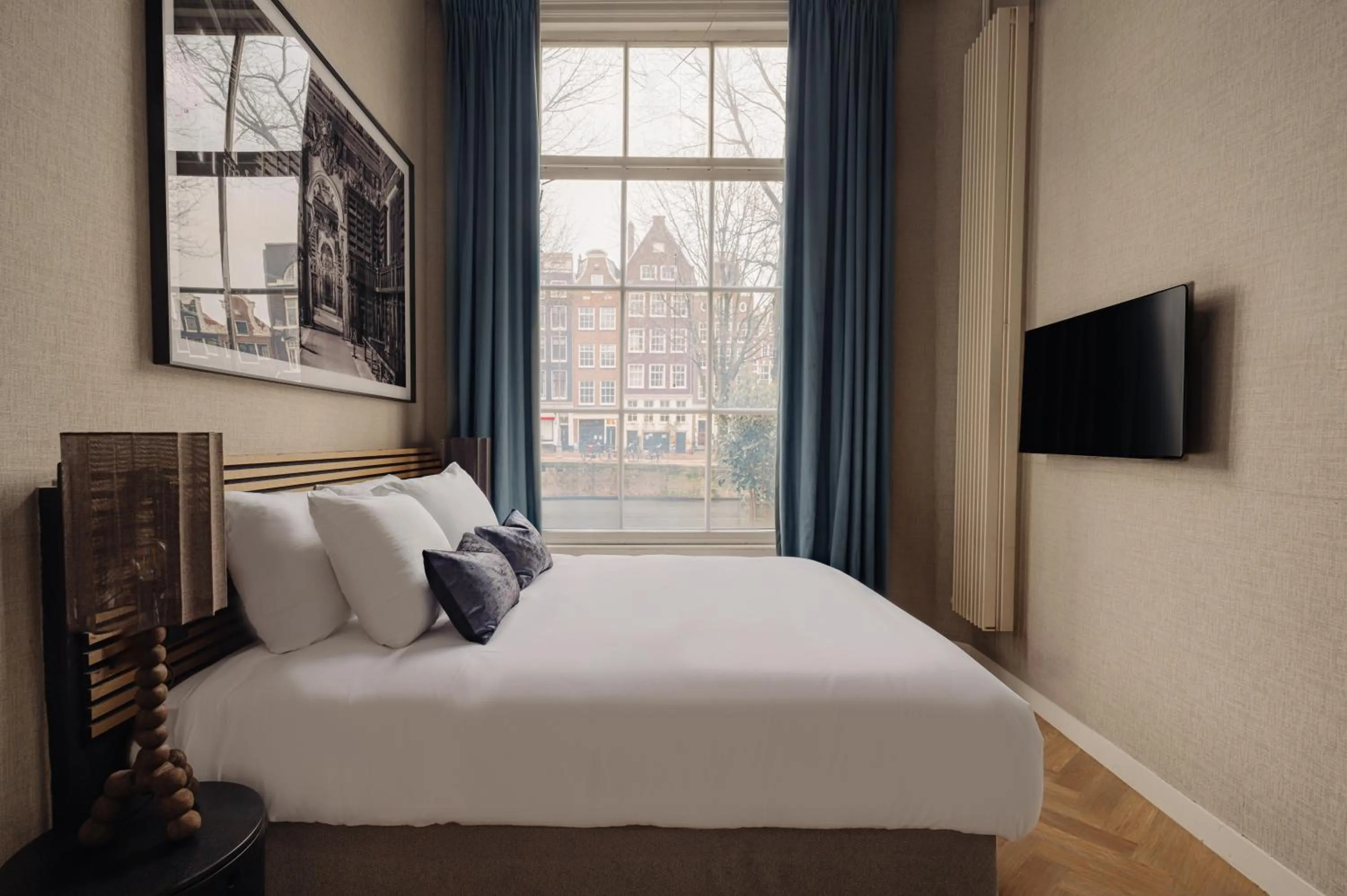 Bed in Adam's Canal House