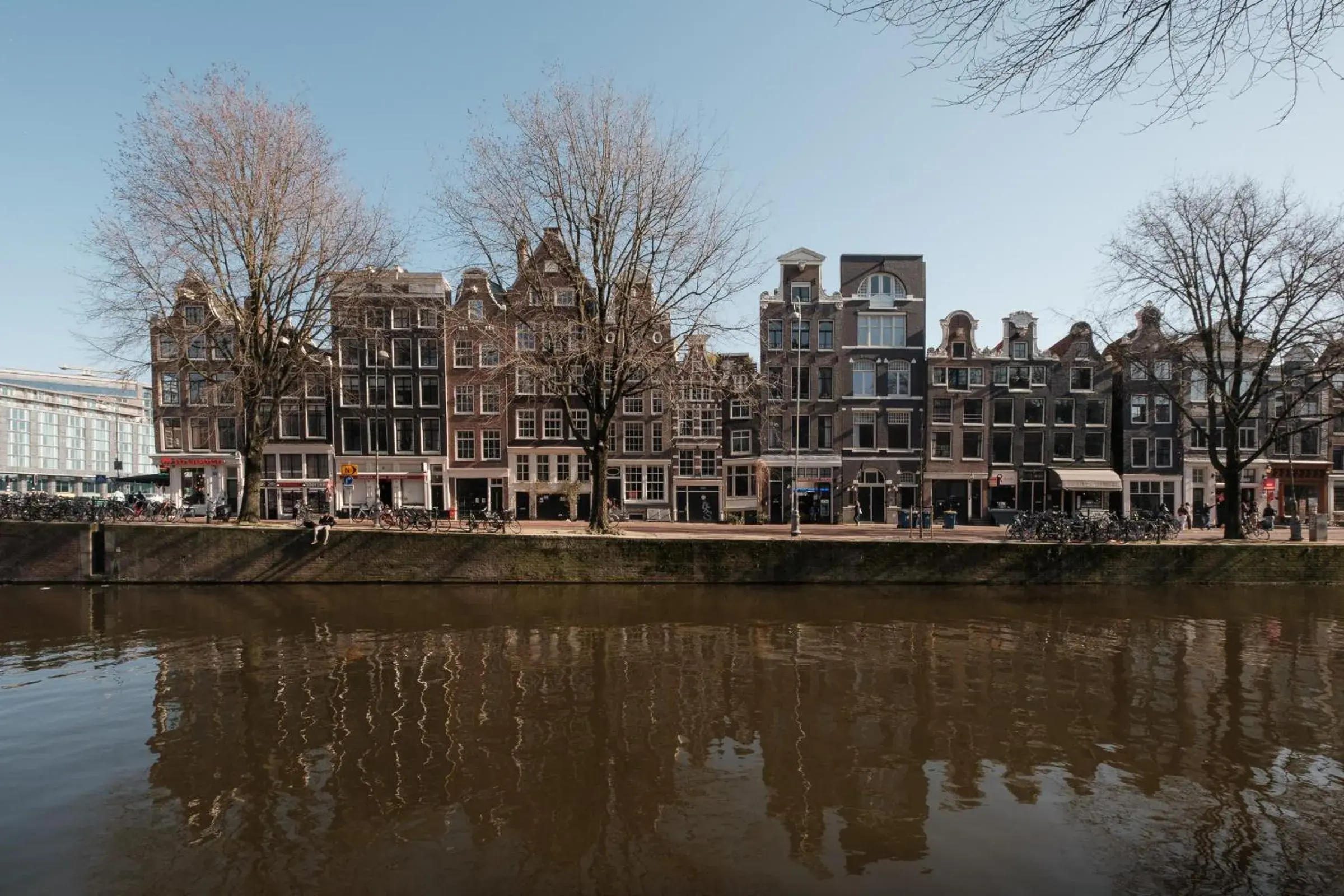 Property building in Adam's Canal House Property building in Adam's Canal House