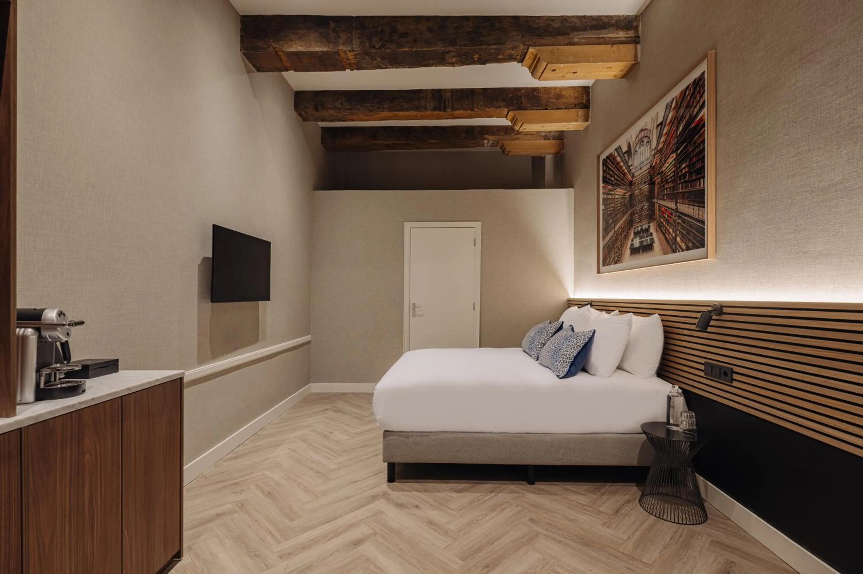 Bed in Adam's Canal House